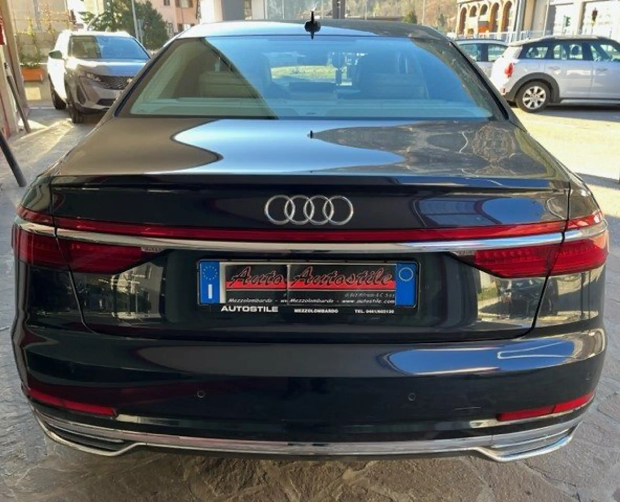 Audi - A8