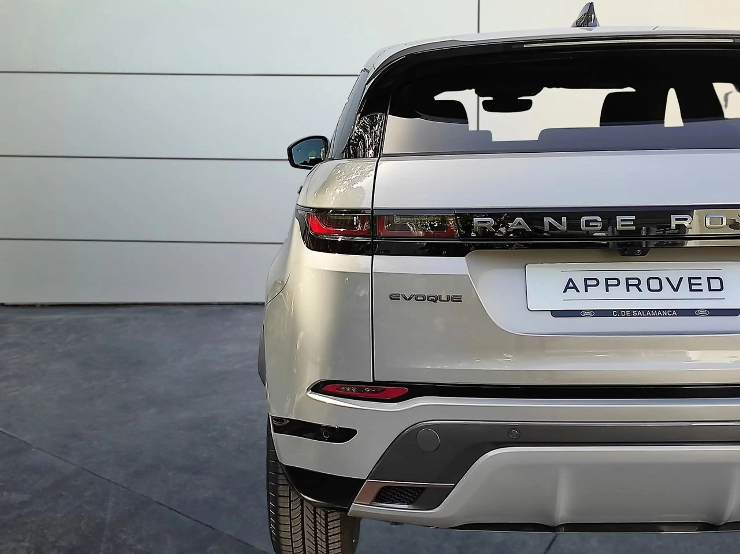 Land Rover - Range Rover Evoque