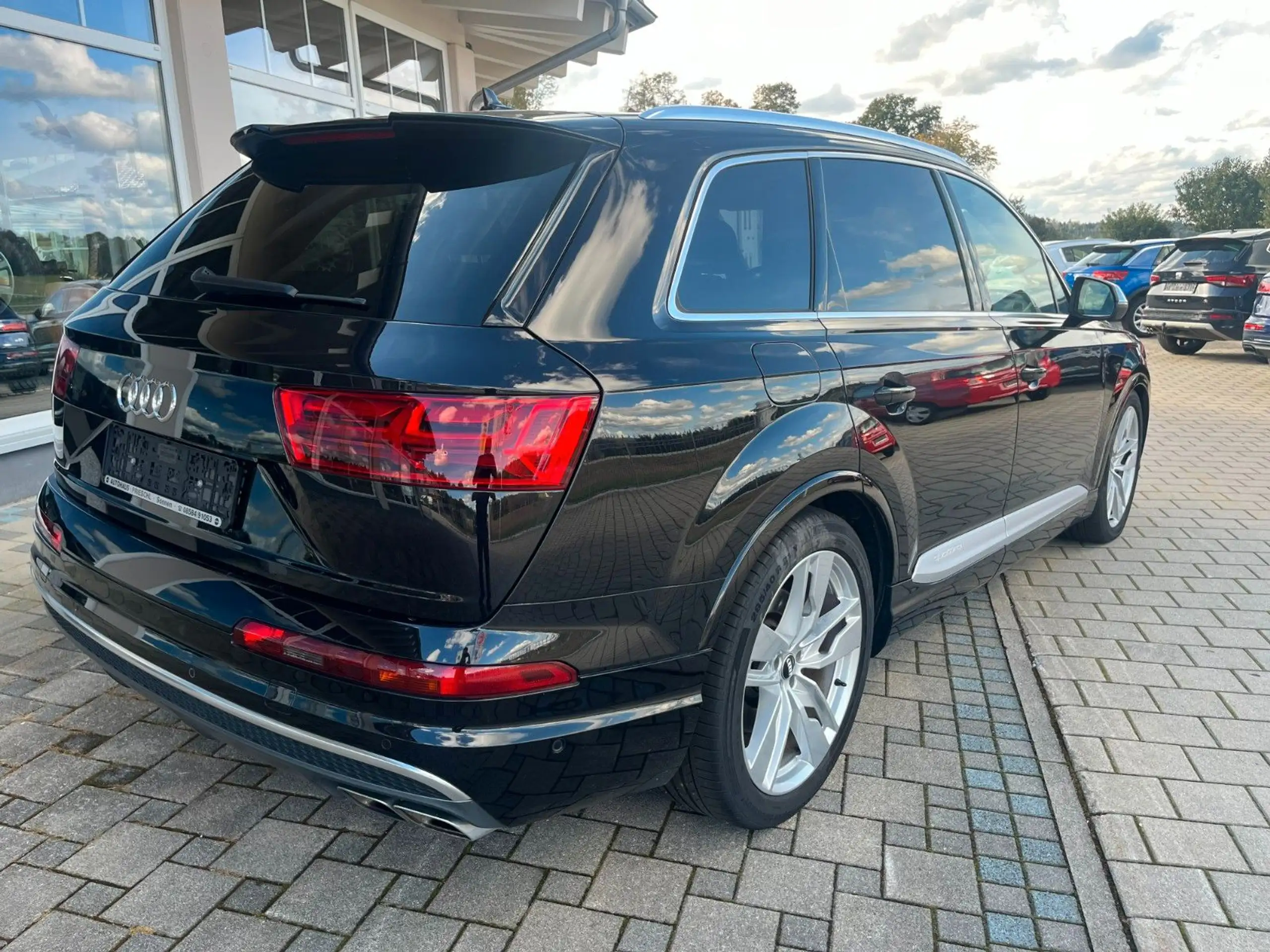 Audi - SQ7