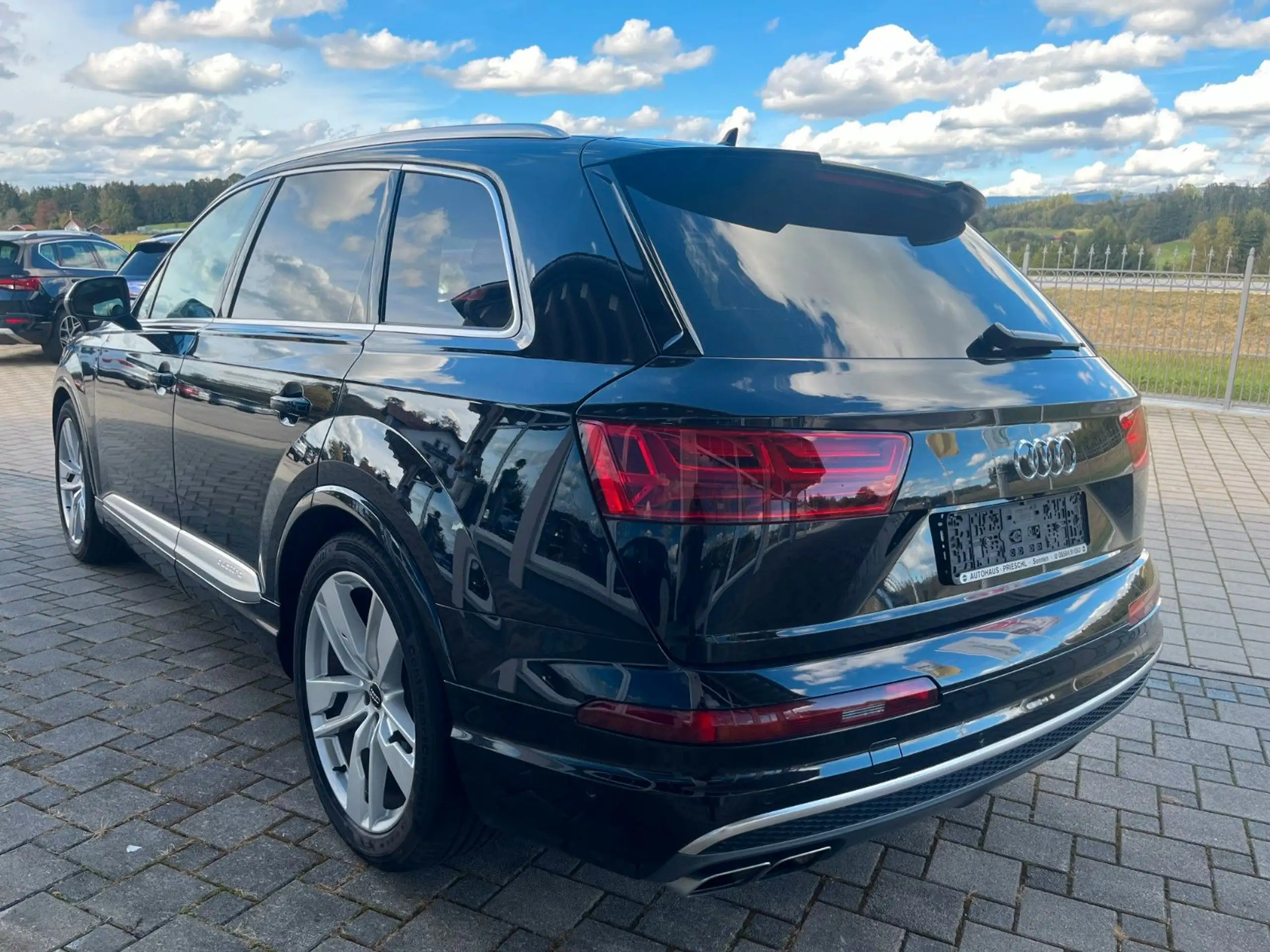 Audi - SQ7