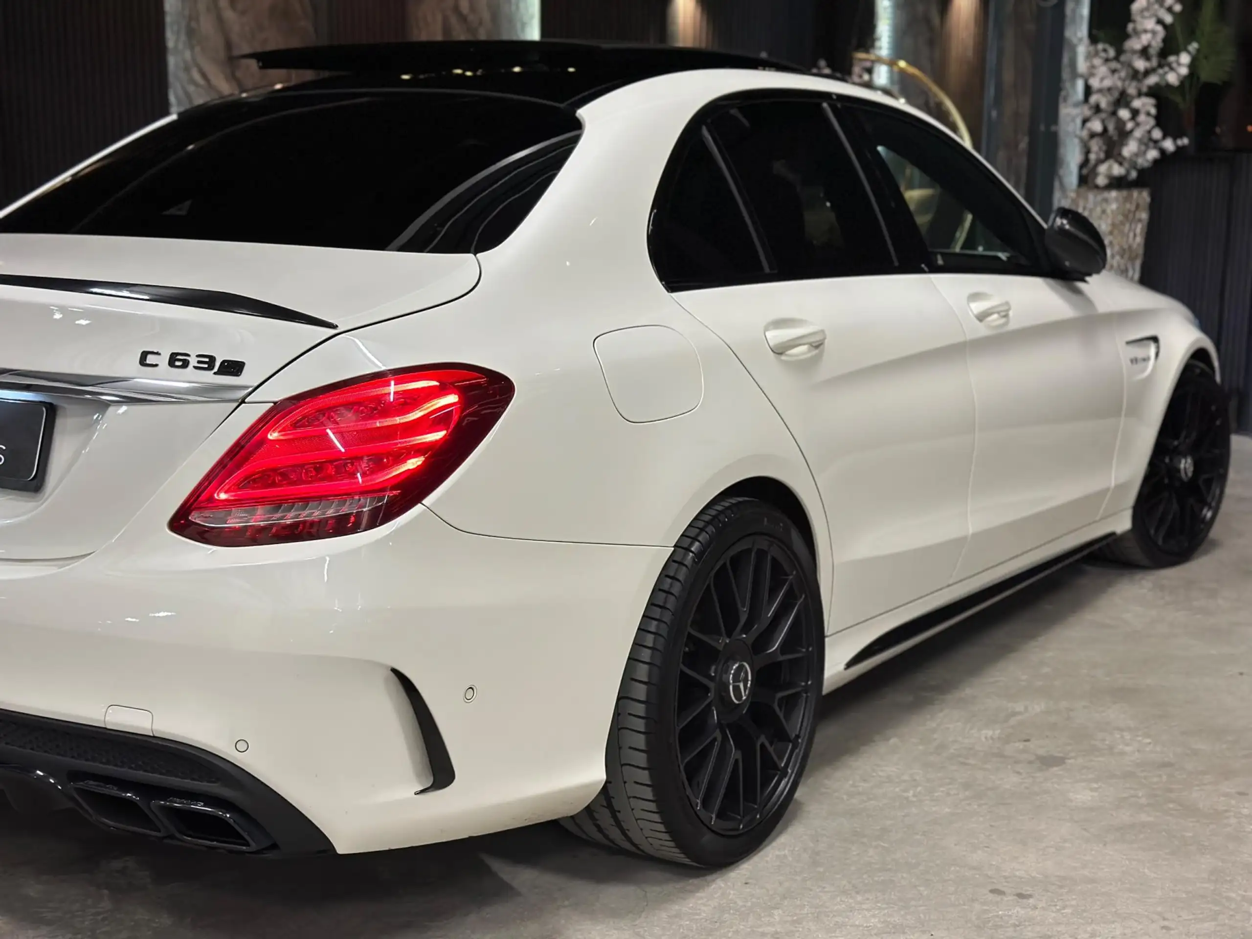 Mercedes-Benz - C 63 AMG