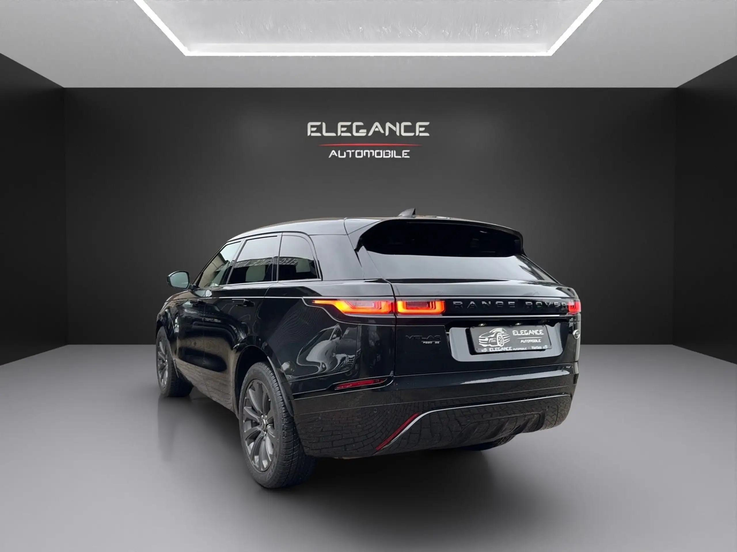 Land Rover - Range Rover Velar