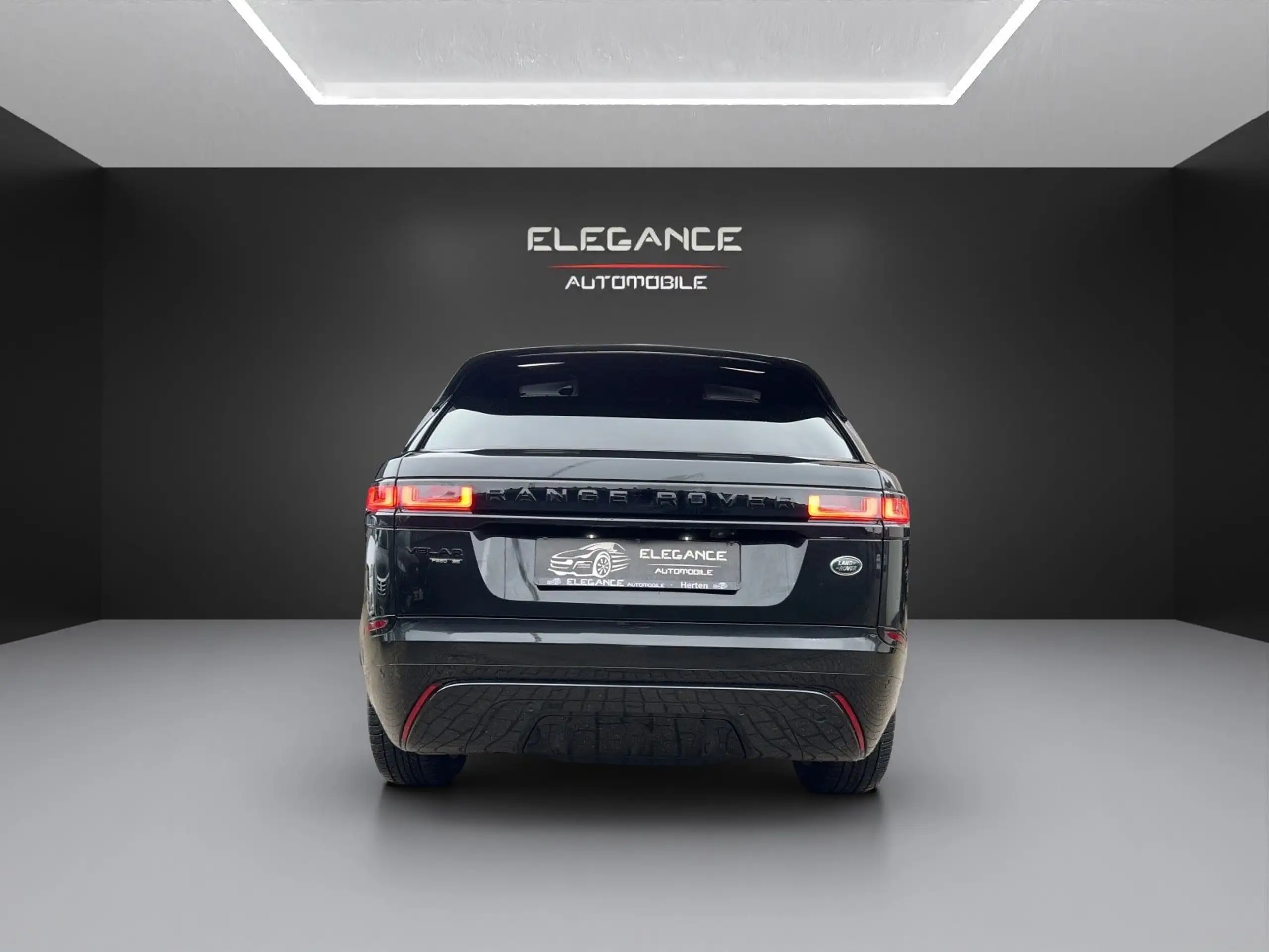 Land Rover - Range Rover Velar