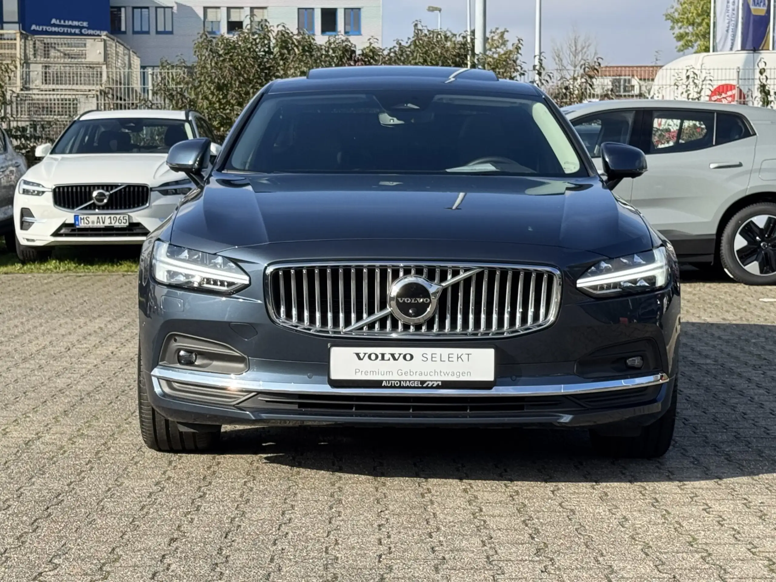 Volvo - S90