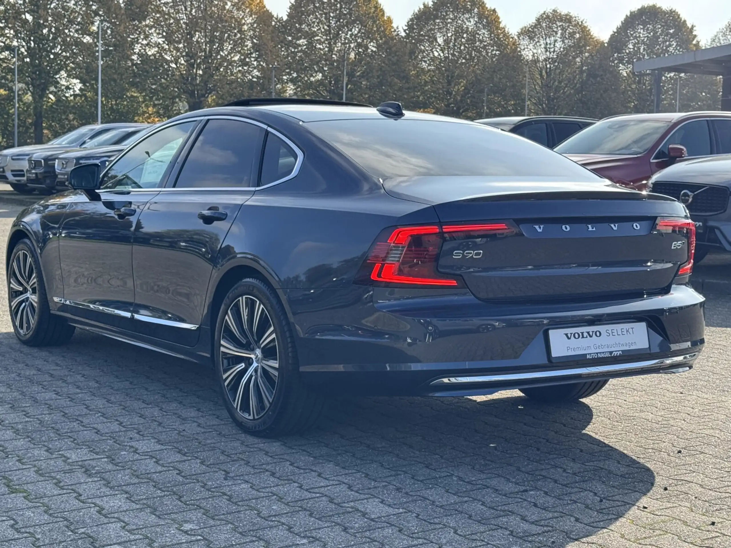 Volvo - S90