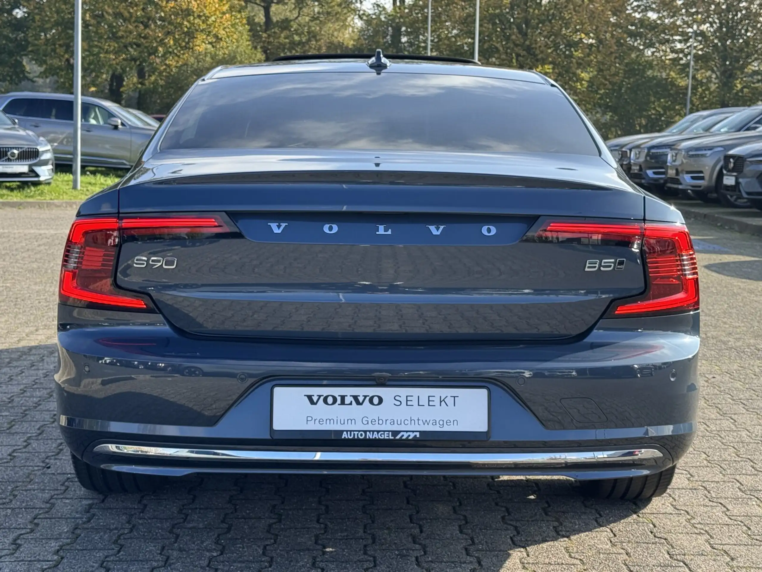 Volvo - S90