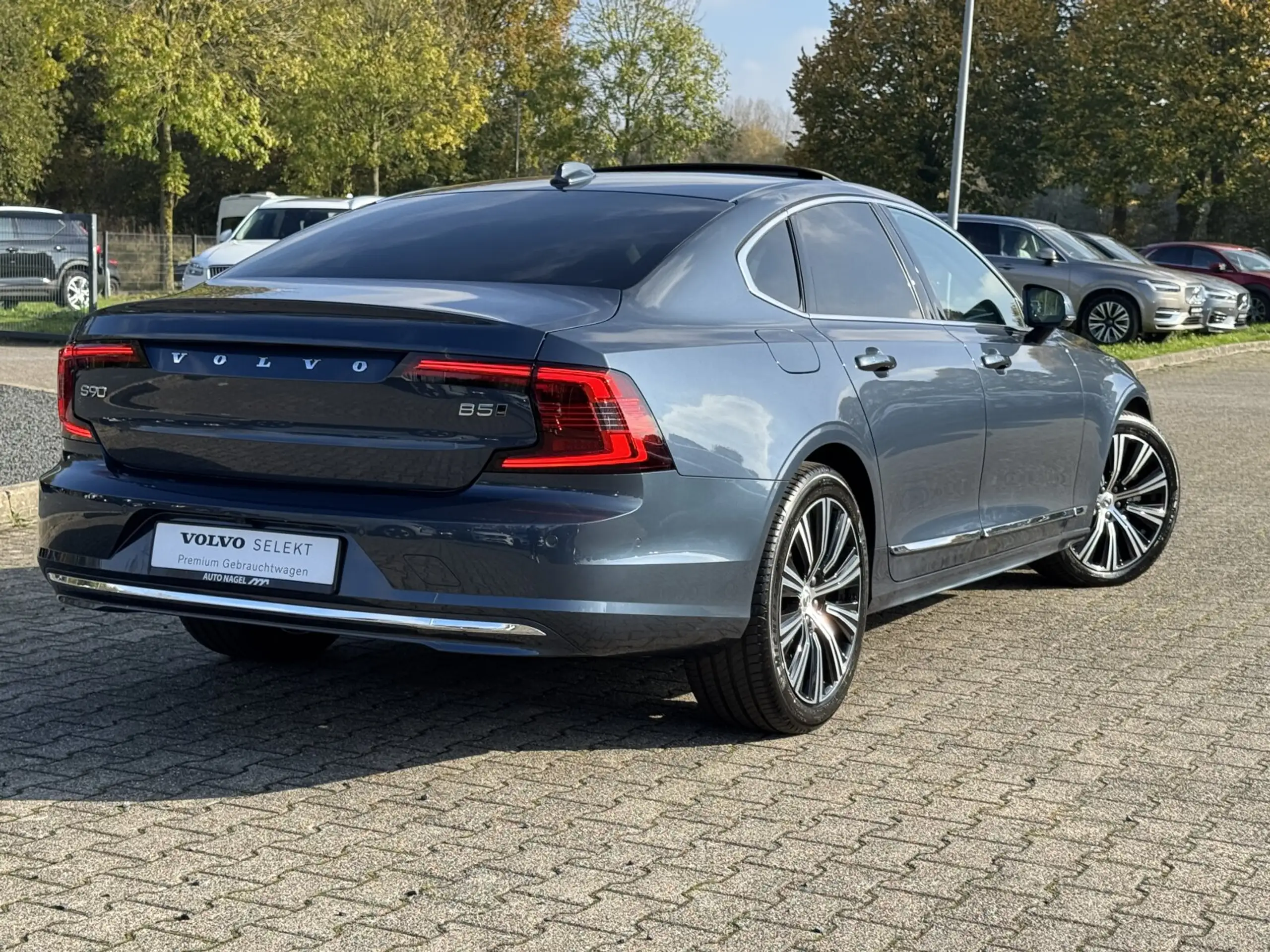 Volvo - S90