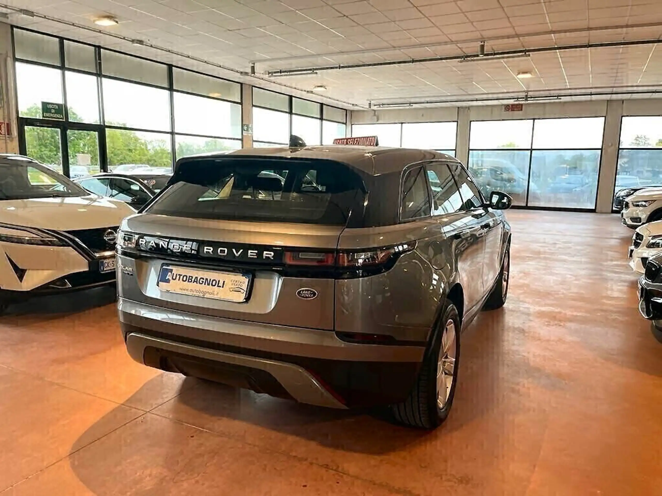 Land Rover - Range Rover Velar