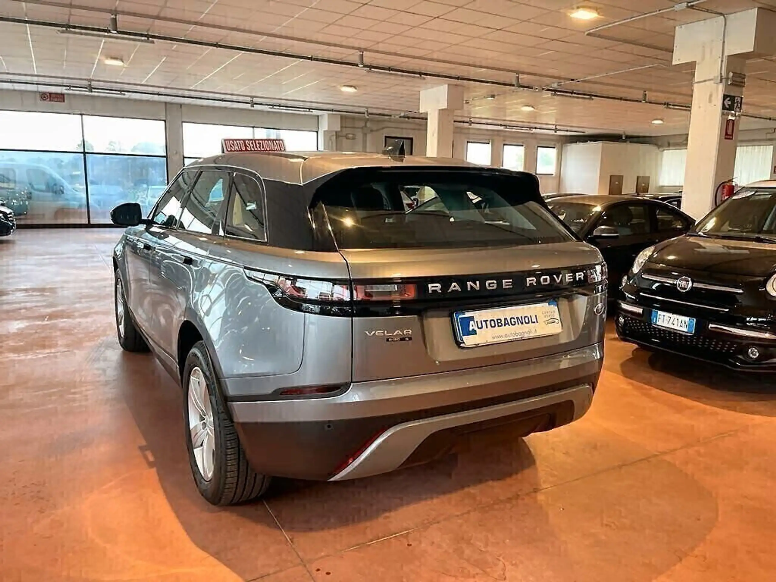 Land Rover - Range Rover Velar