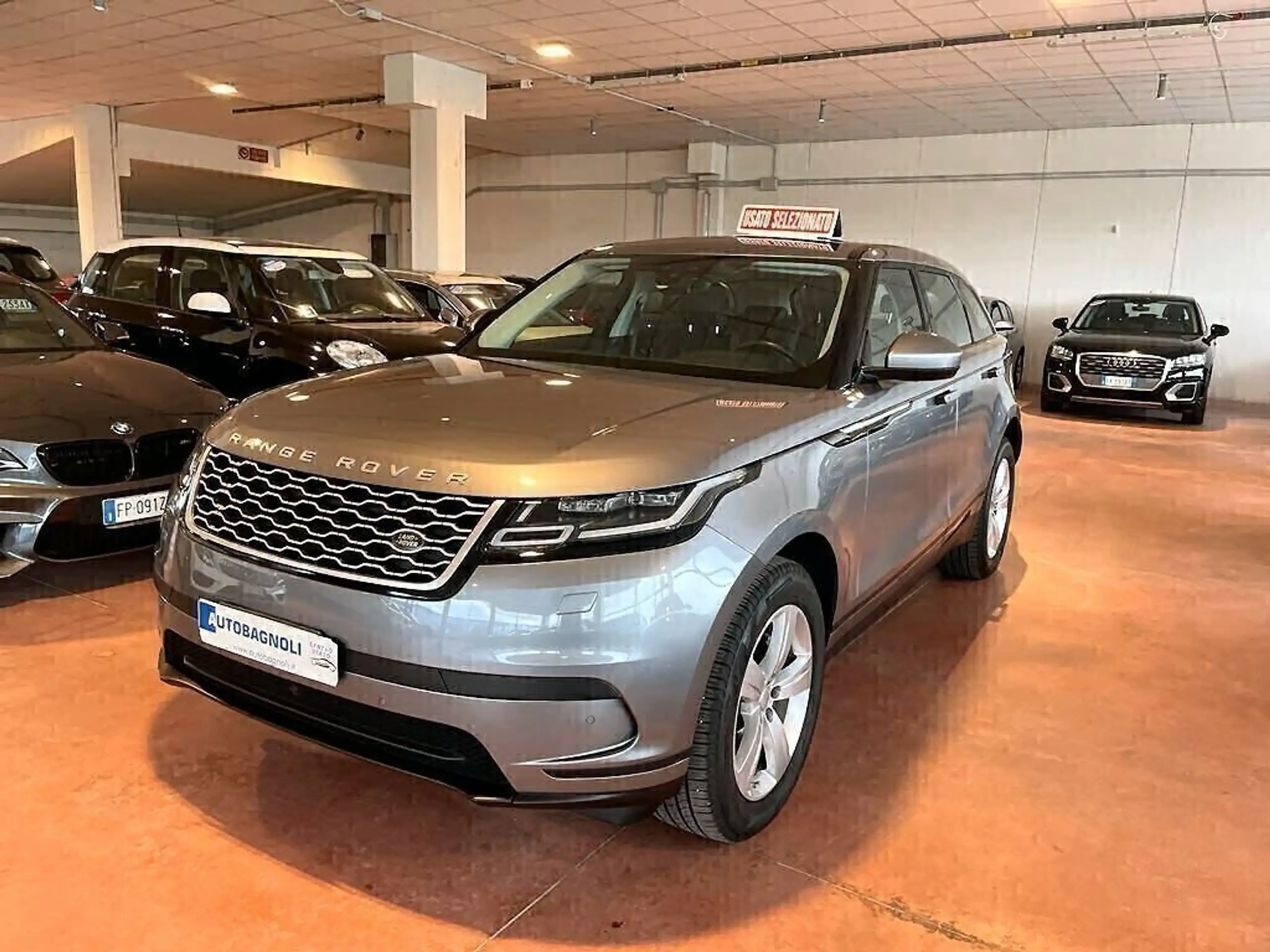 Land Rover - Range Rover Velar