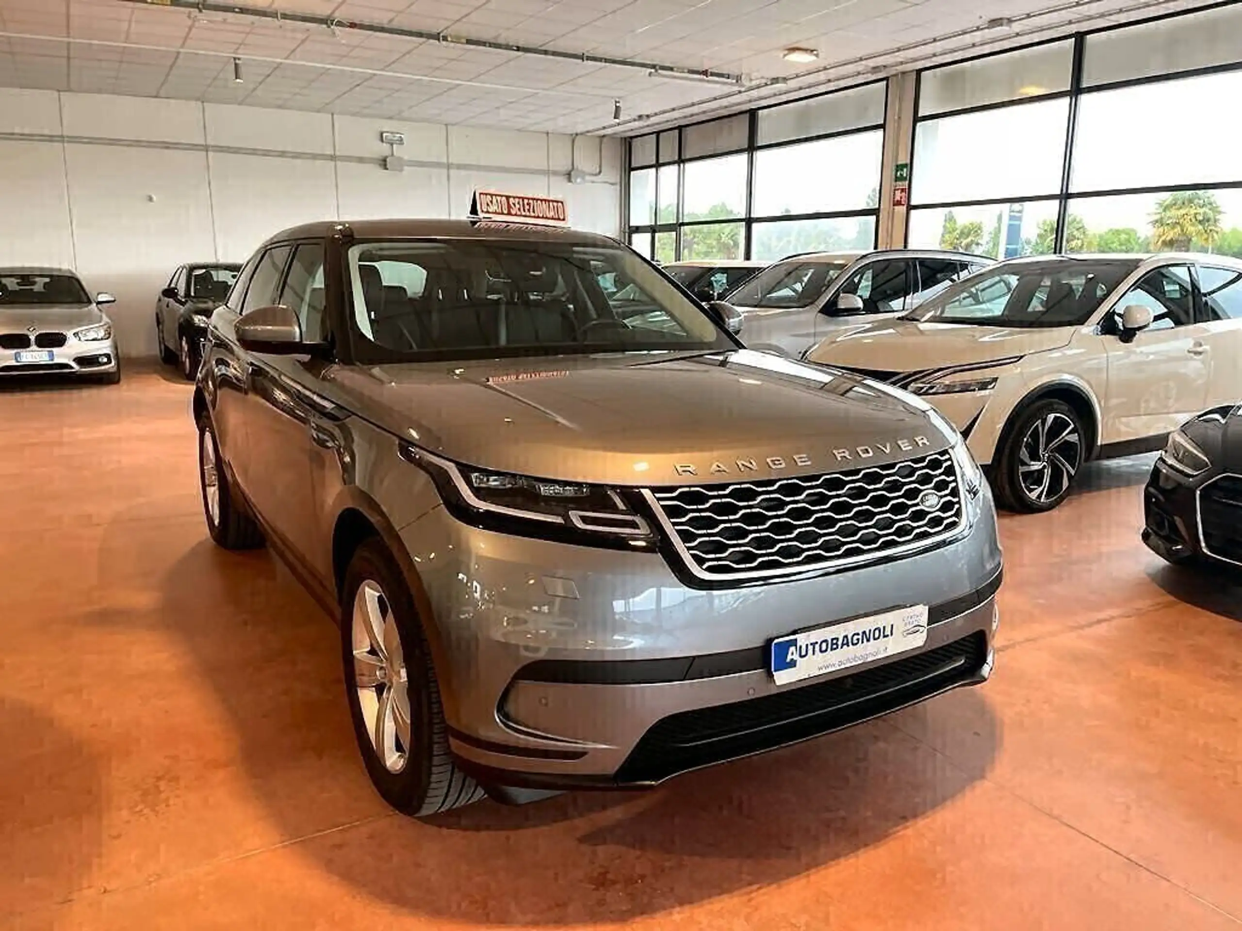 Land Rover - Range Rover Velar