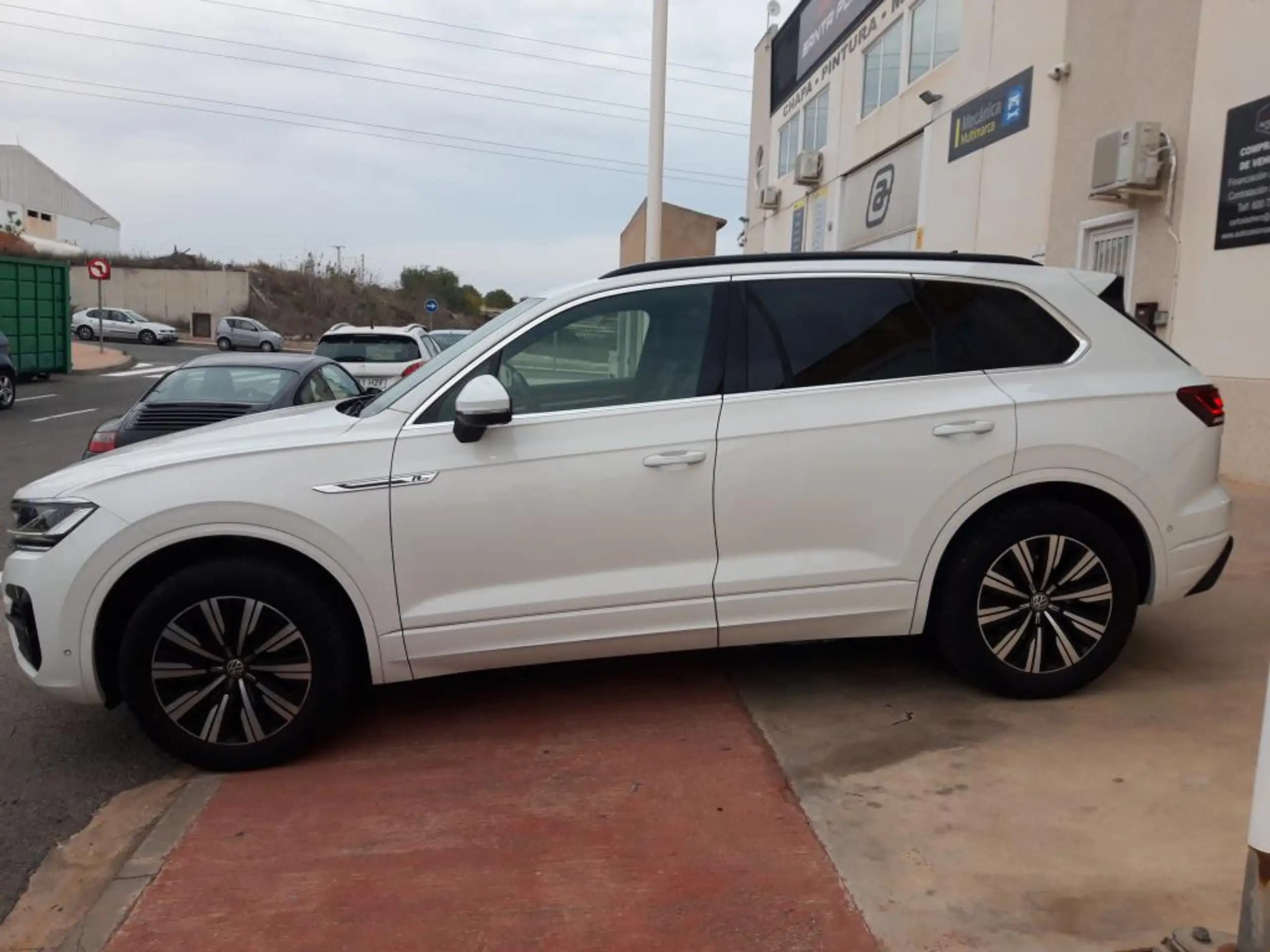 Volkswagen - Touareg