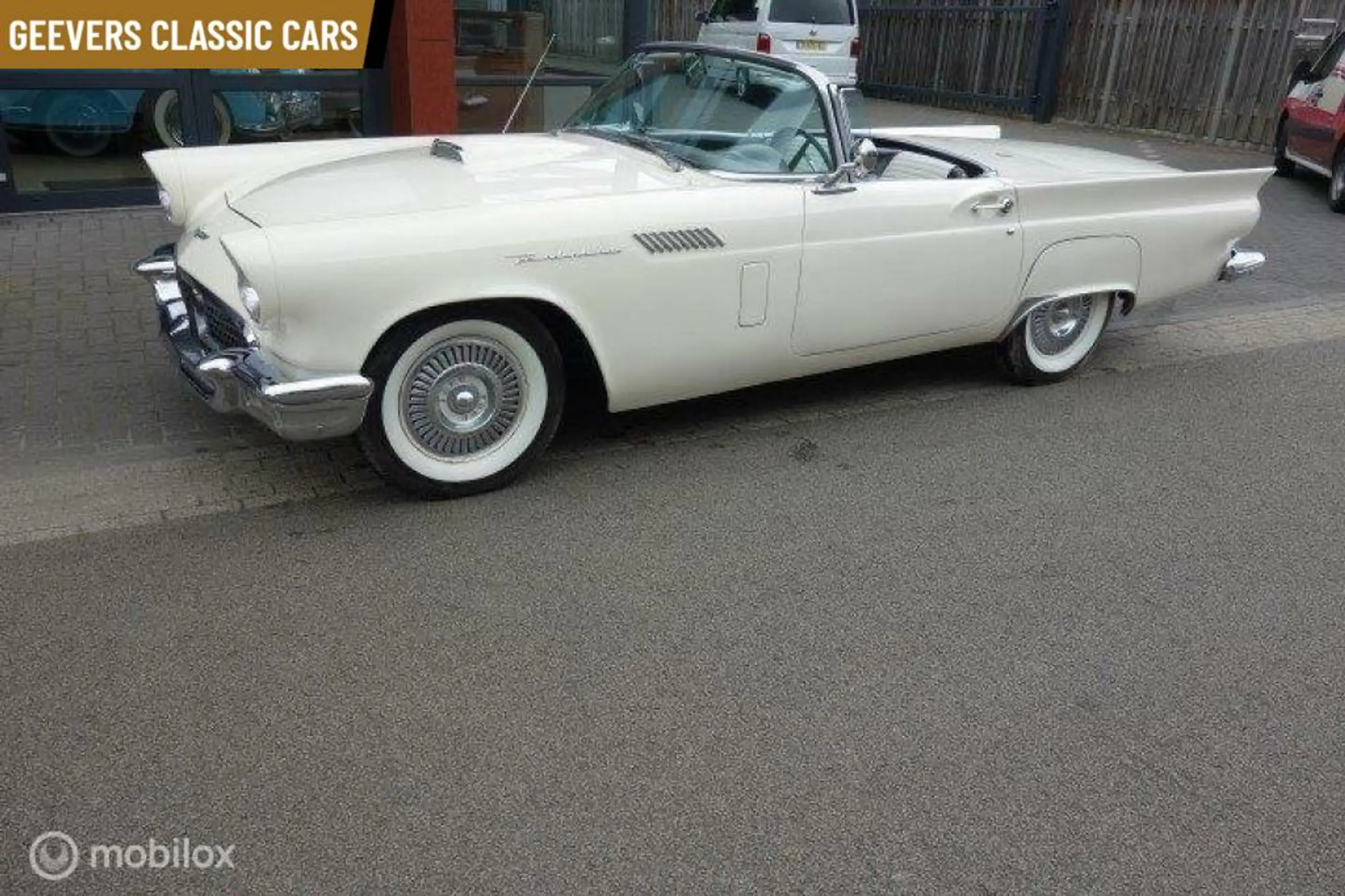 Ford Thunderbird 1957