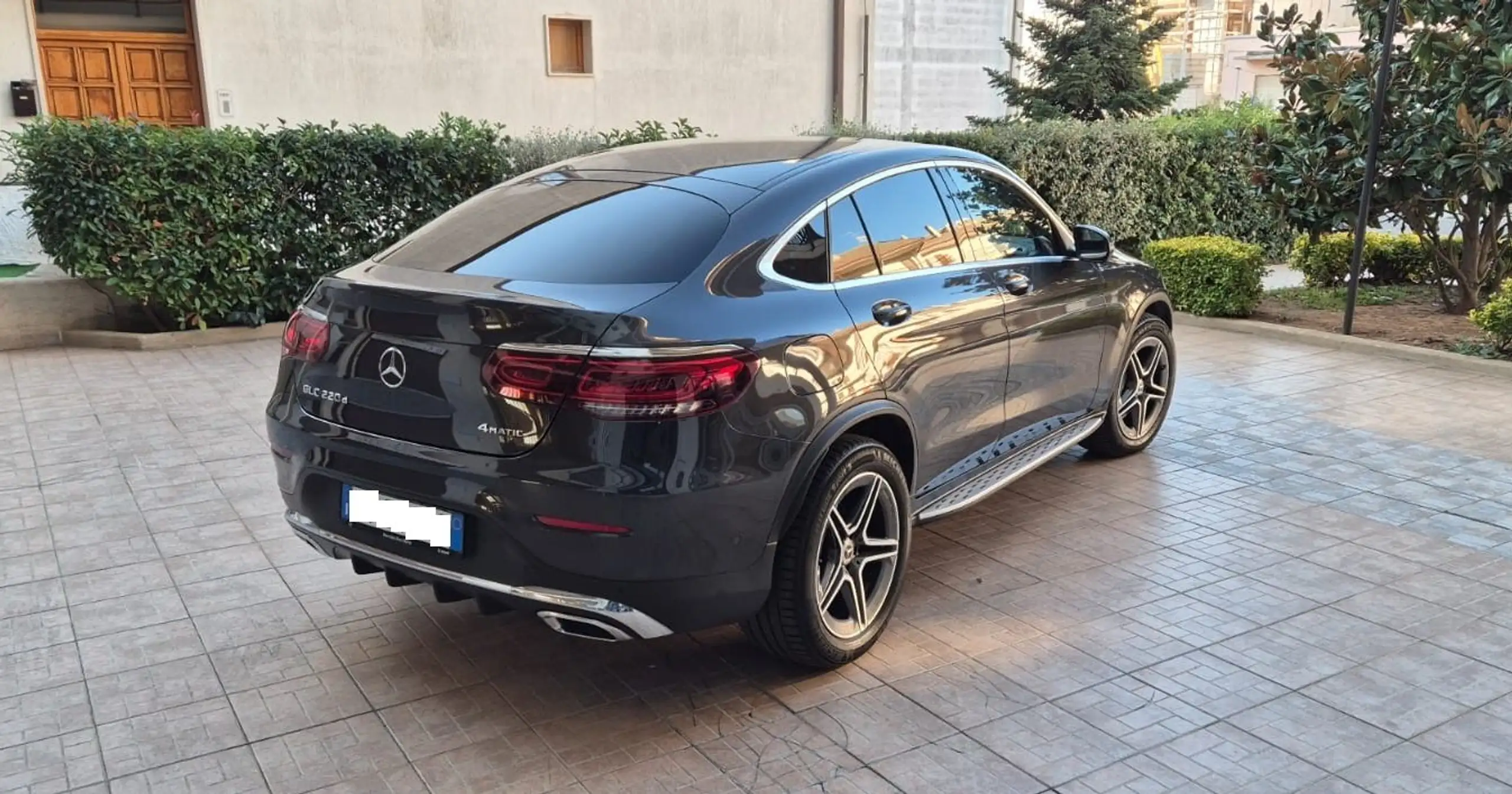 Mercedes-Benz - GLC 220