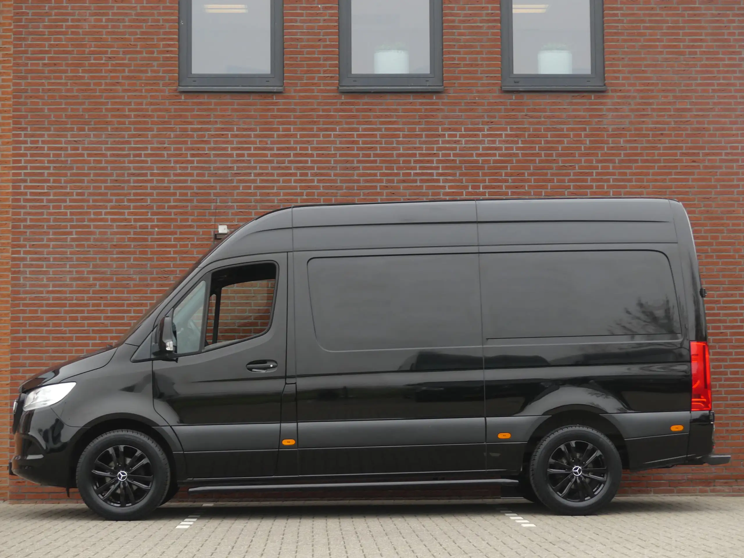 Mercedes-Benz - Sprinter