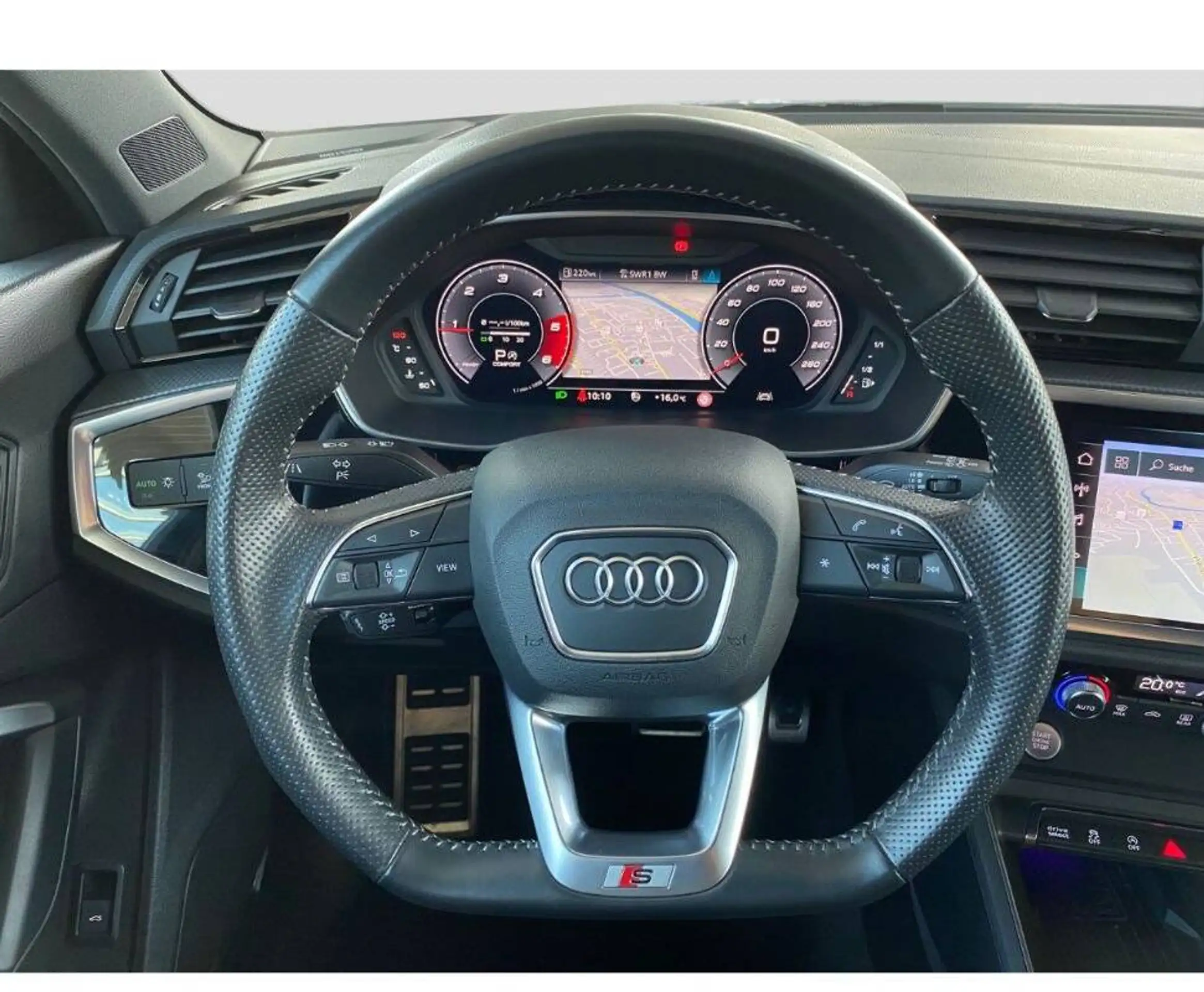 Audi - Q3