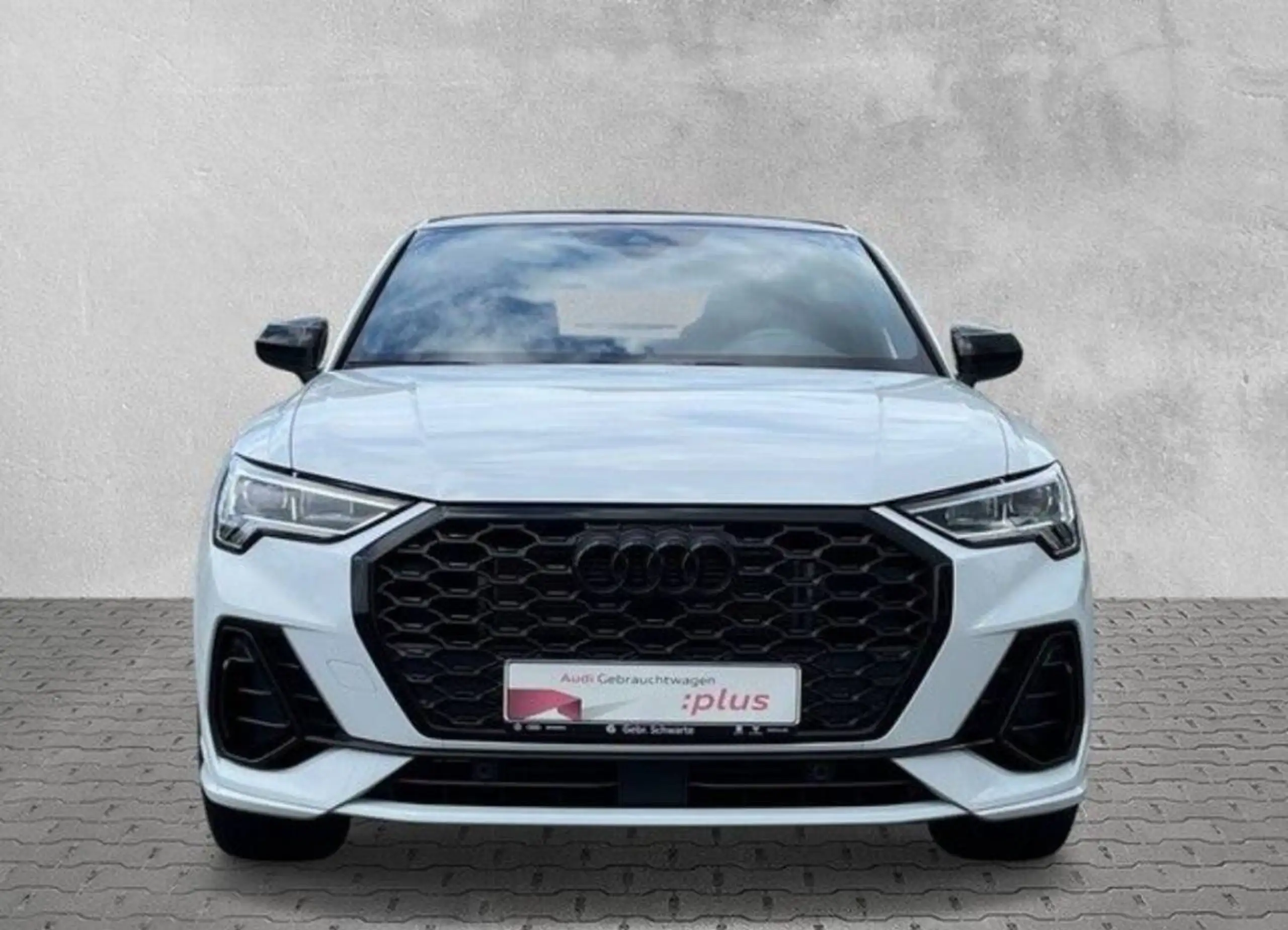 Audi - Q3