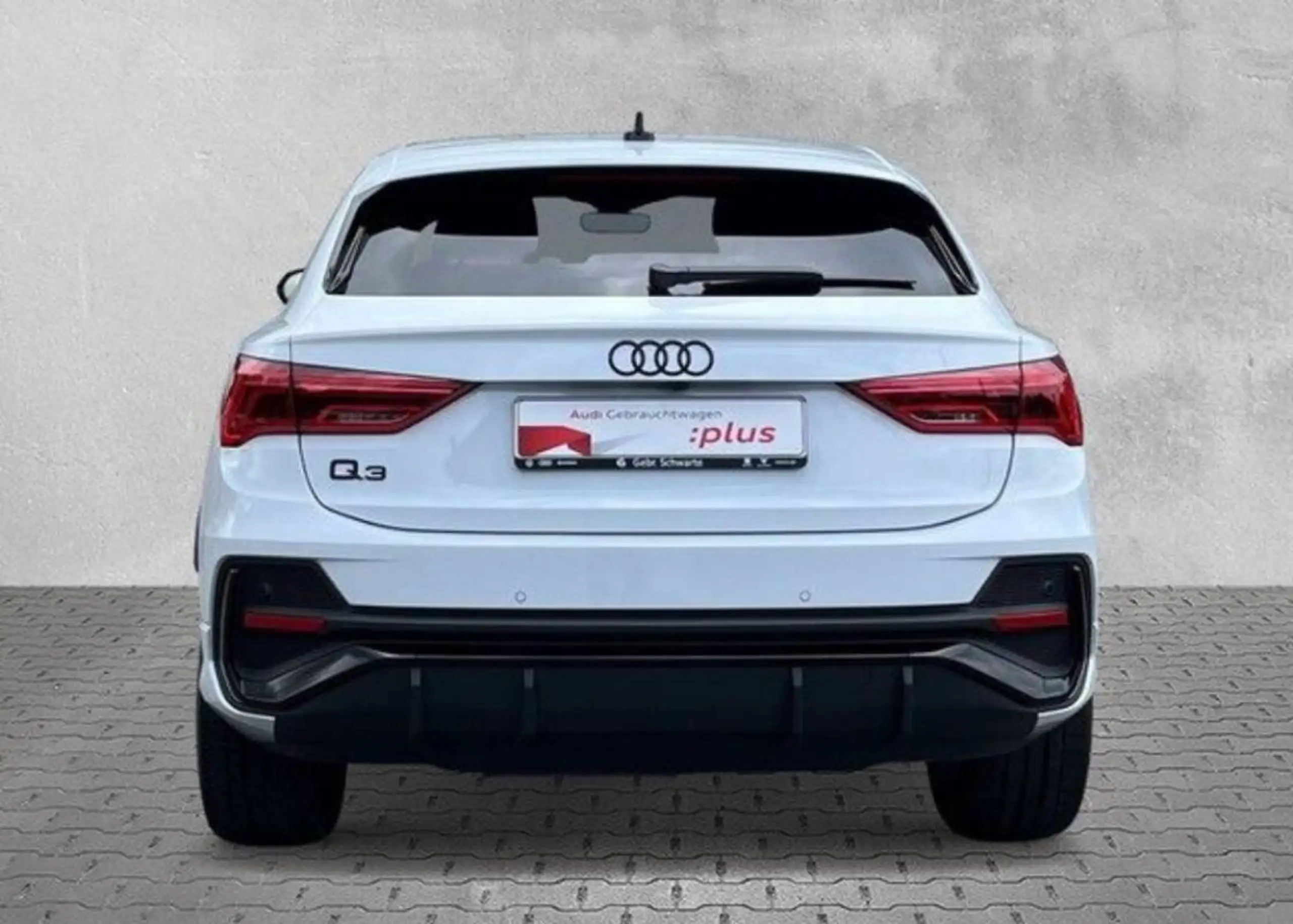 Audi - Q3