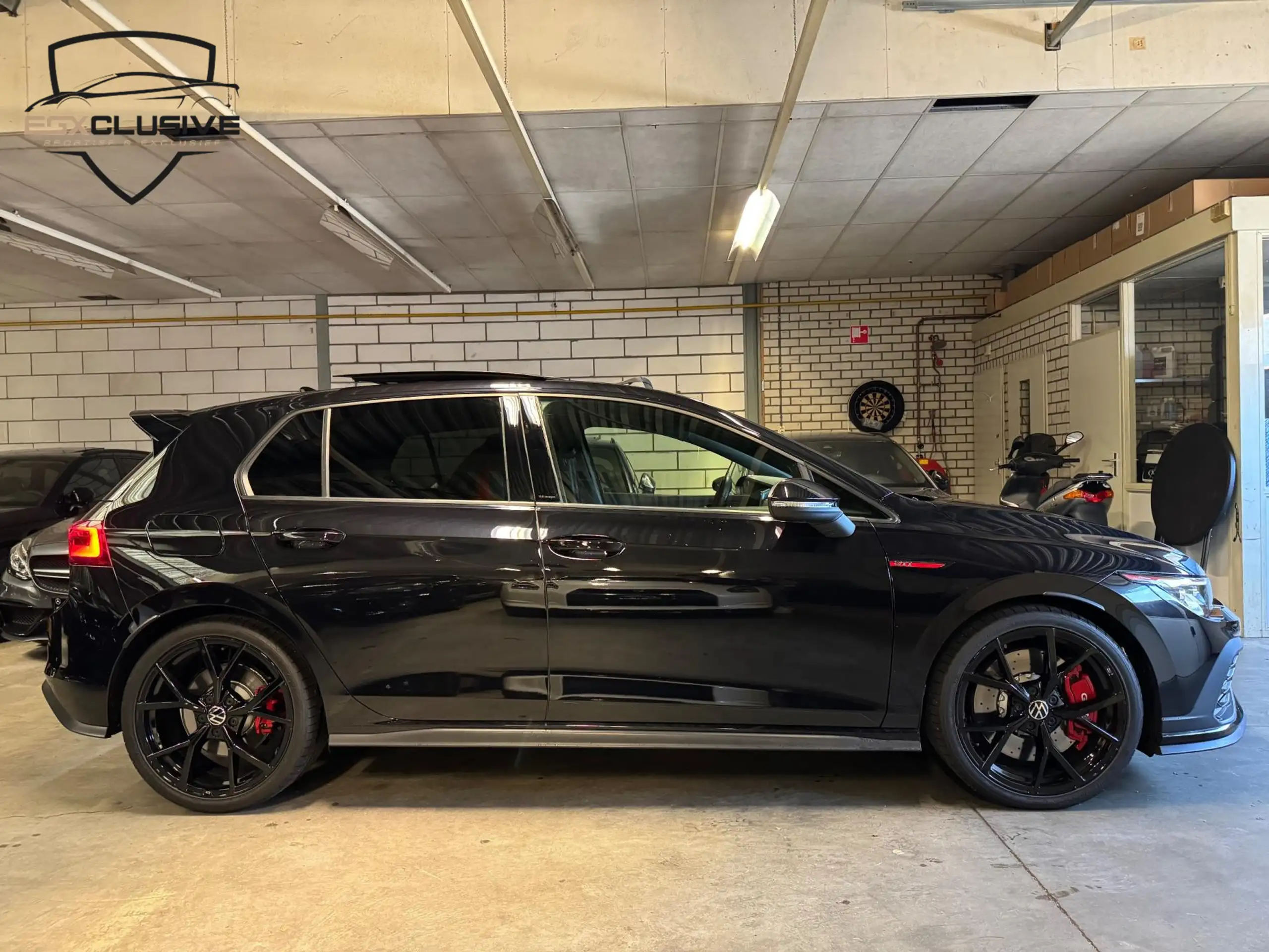 Volkswagen - Golf GTI