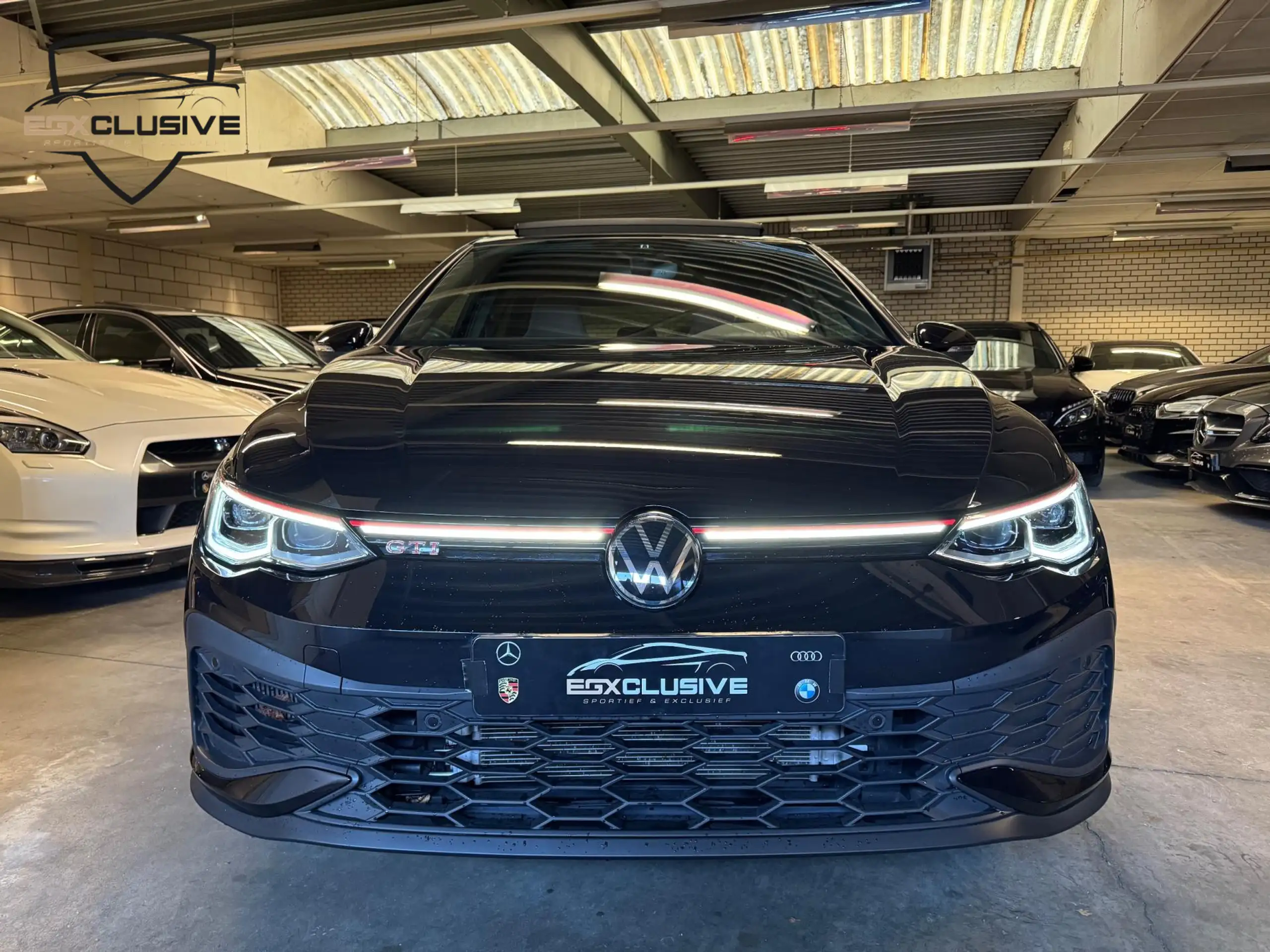 Volkswagen - Golf GTI