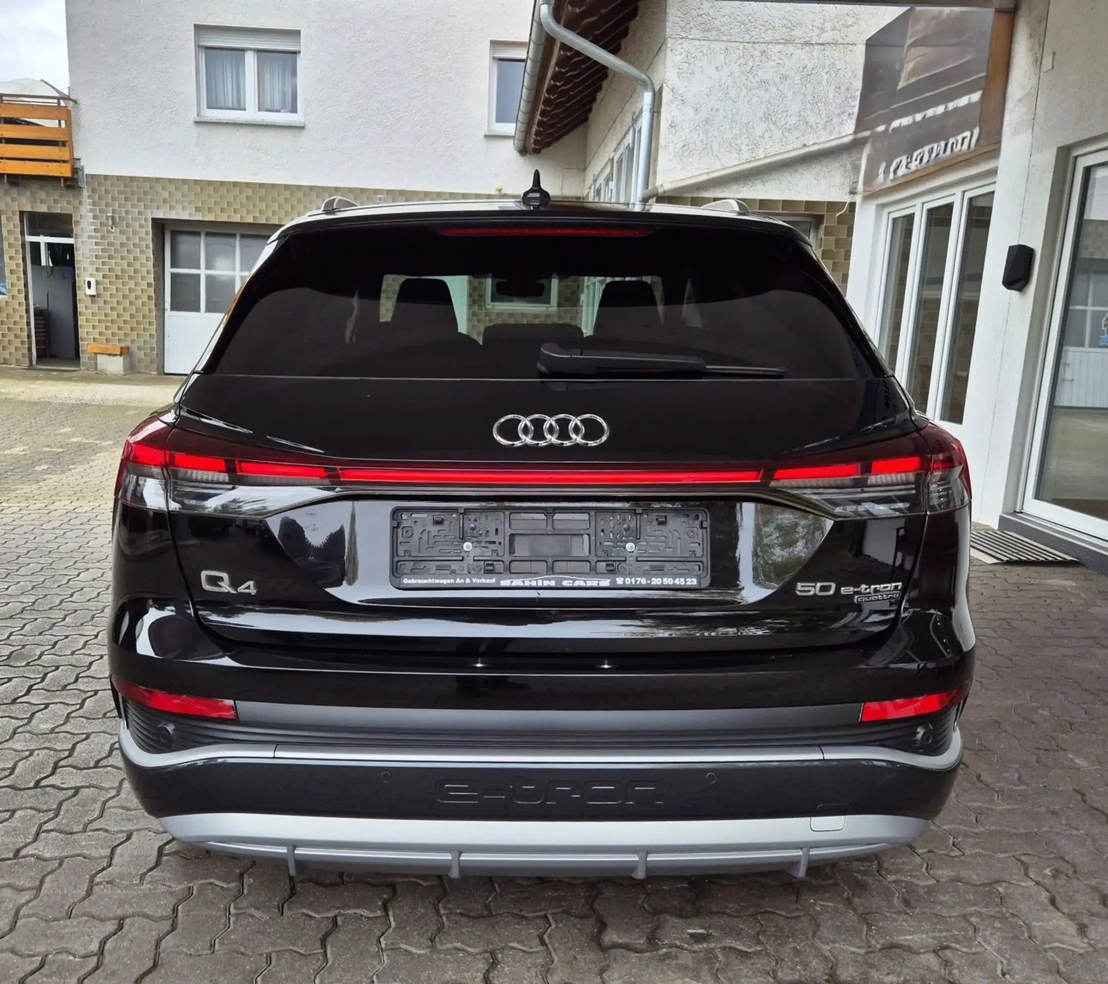 Audi - Q4 e-tron