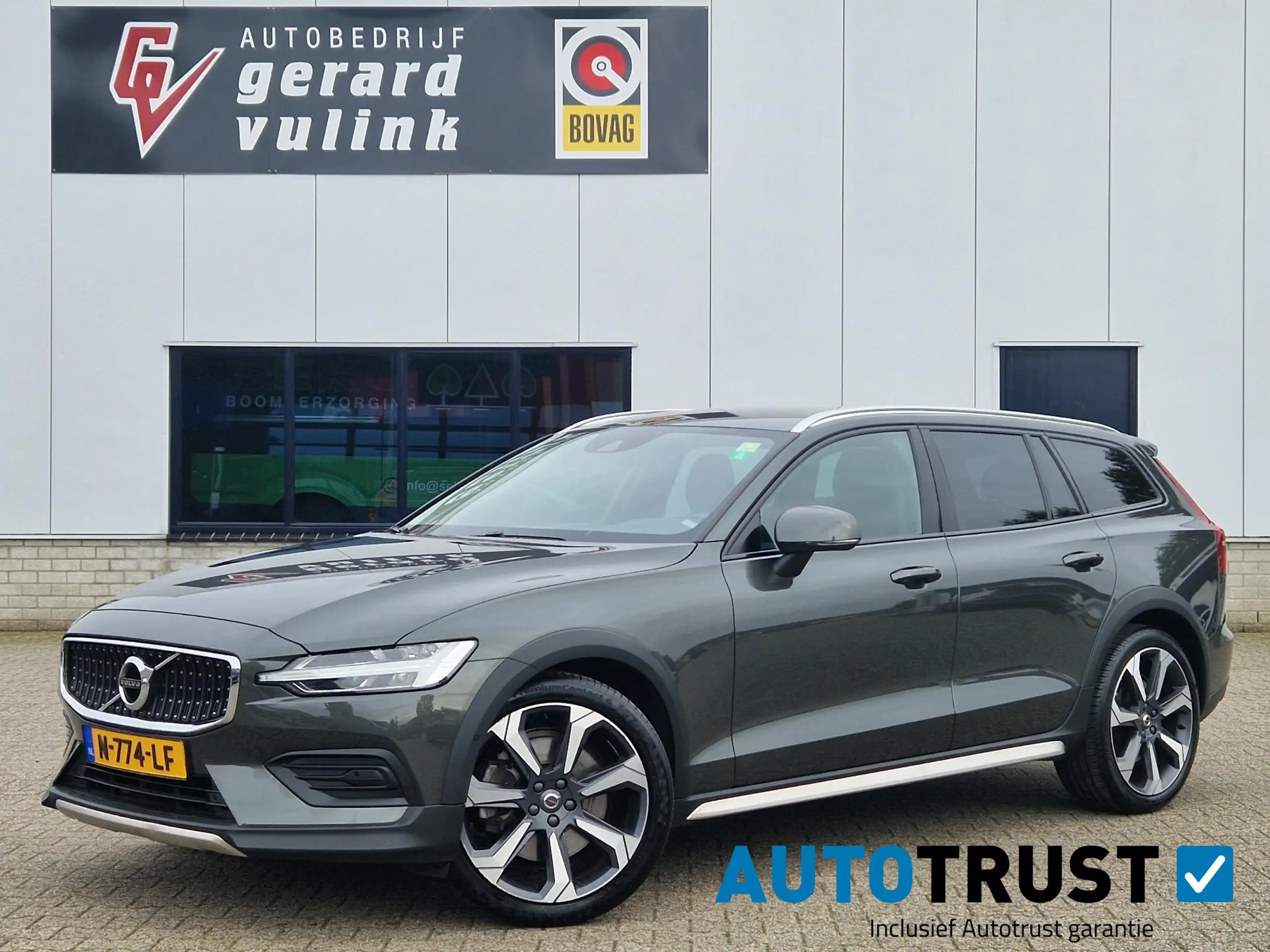 Volvo - V60 Cross Country