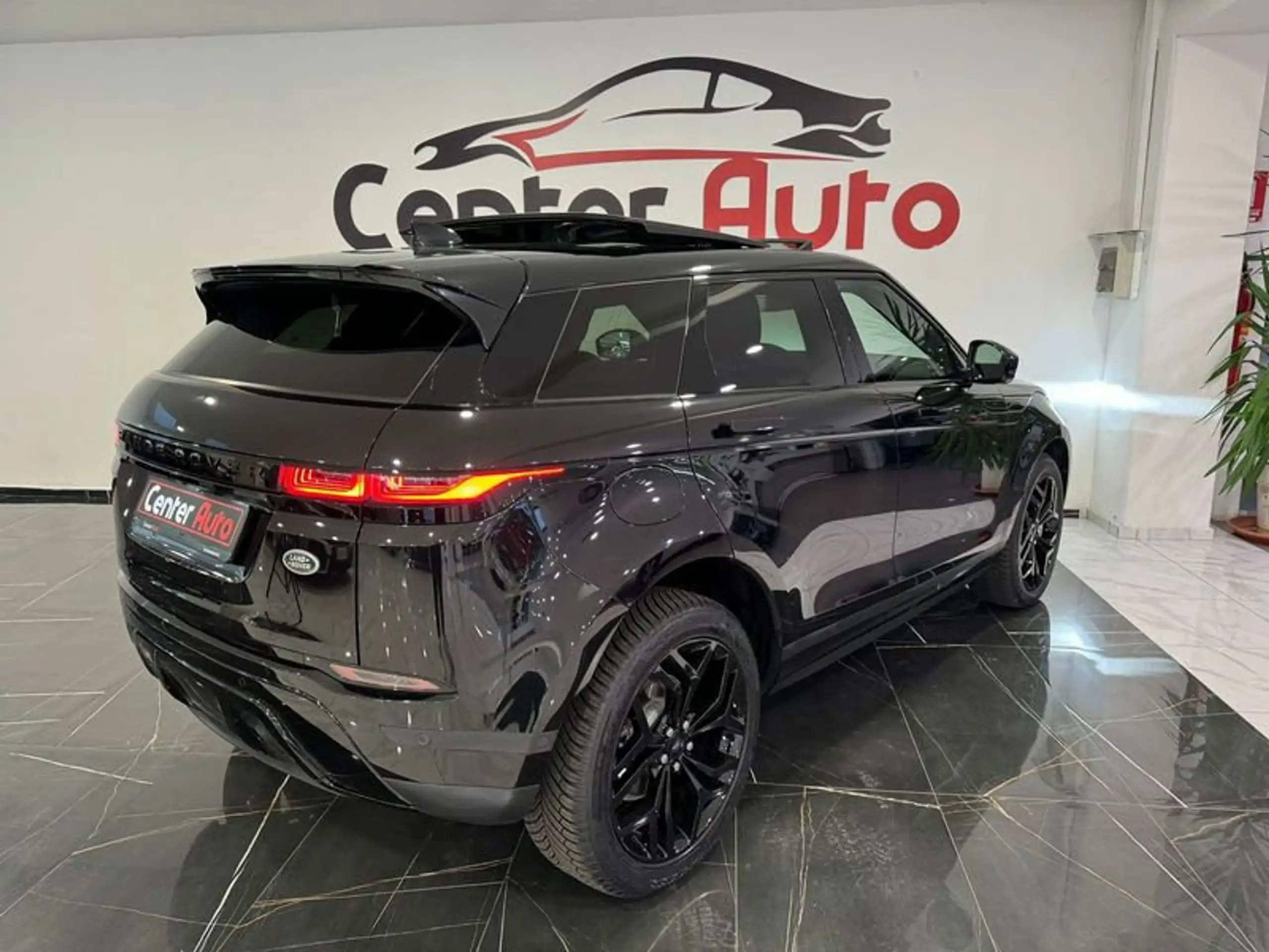 Land Rover - Range Rover Evoque