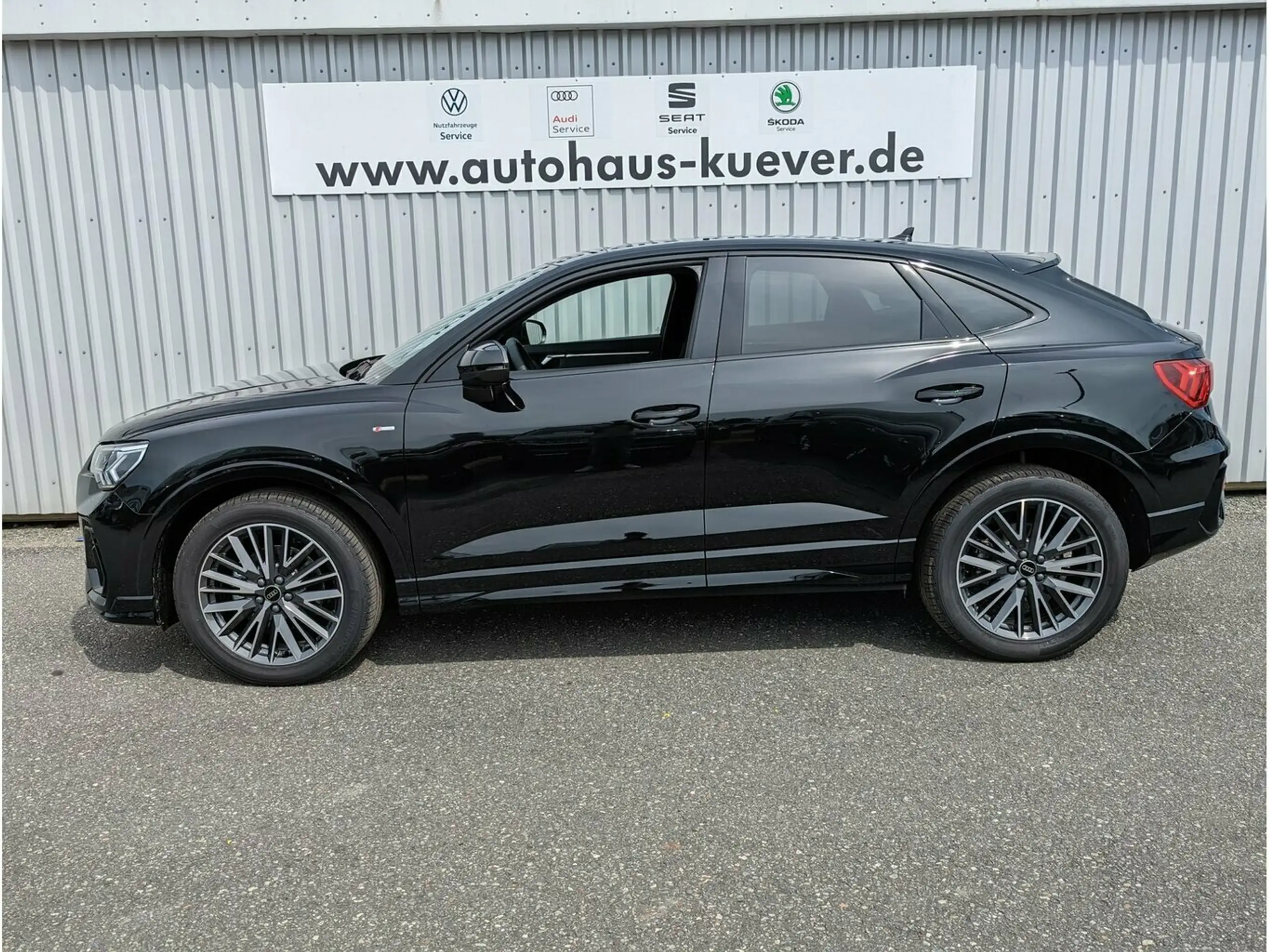 Audi - Q3