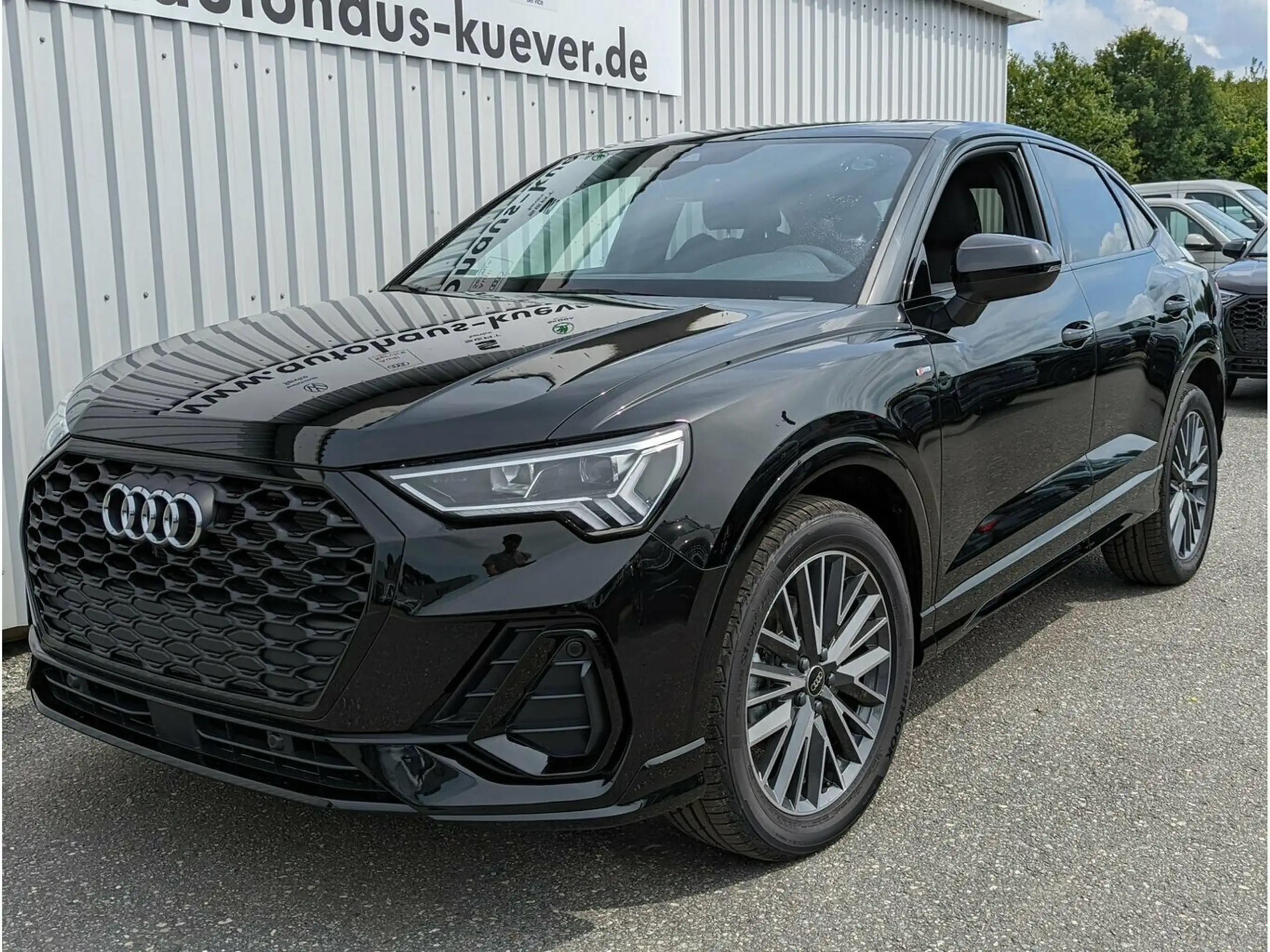 Audi - Q3