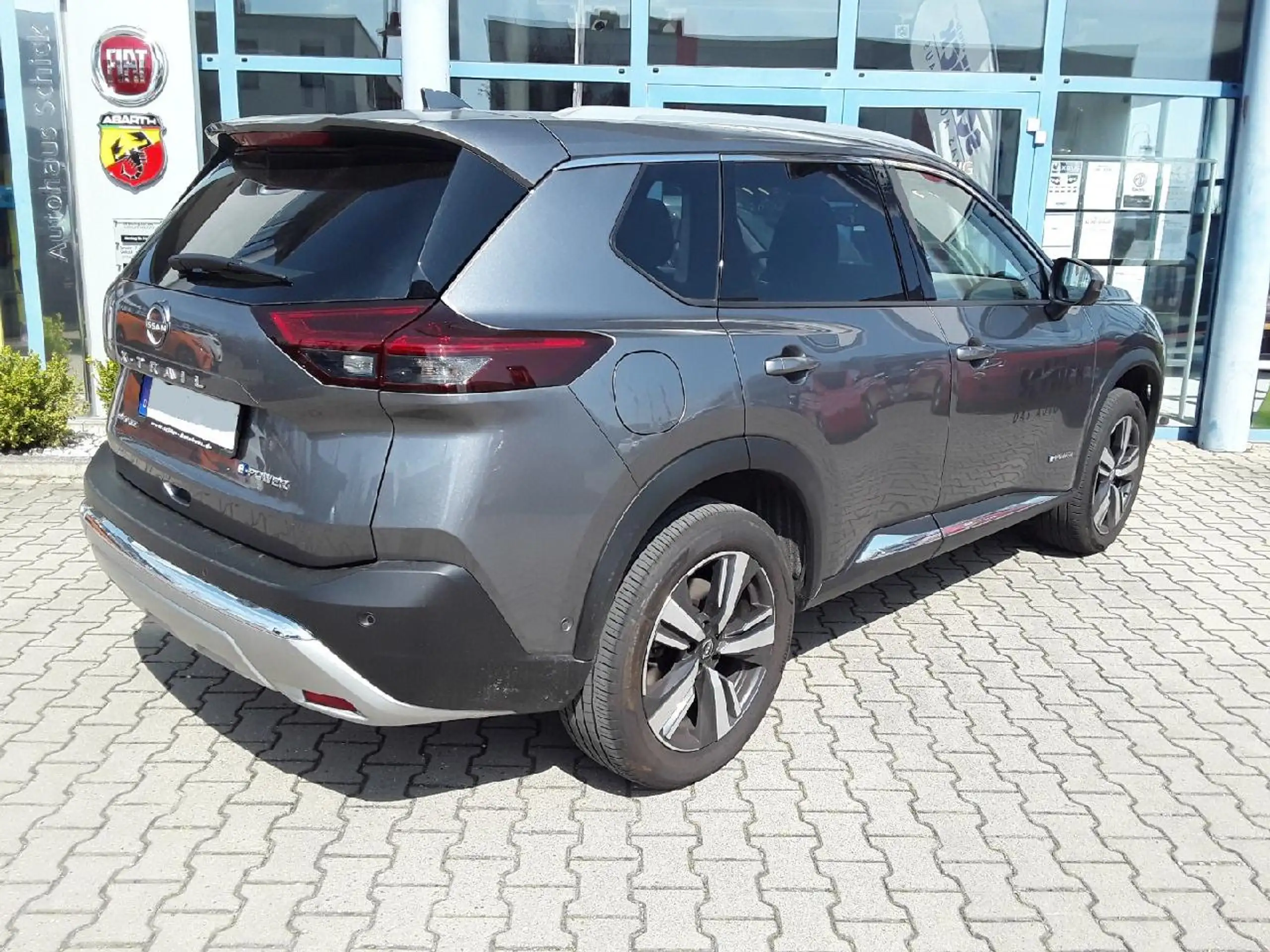 Nissan - X-Trail