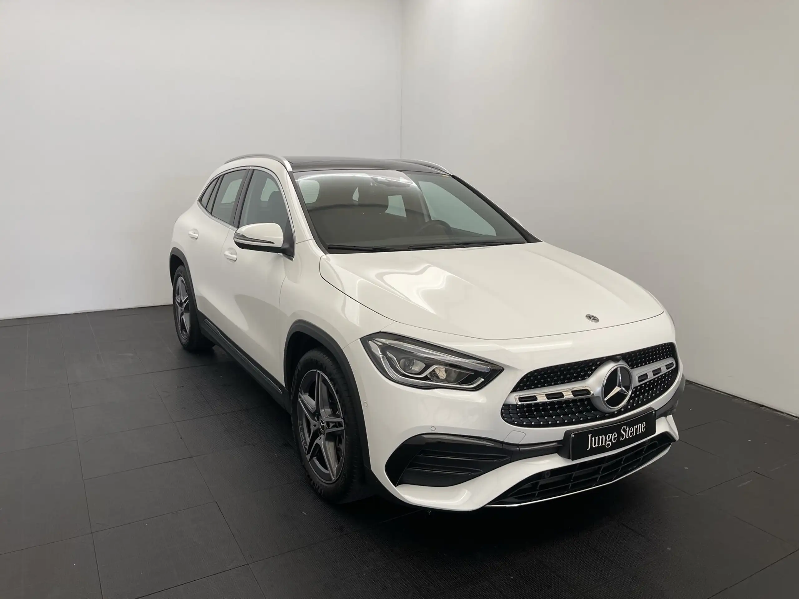 Mercedes-Benz - GLA 250