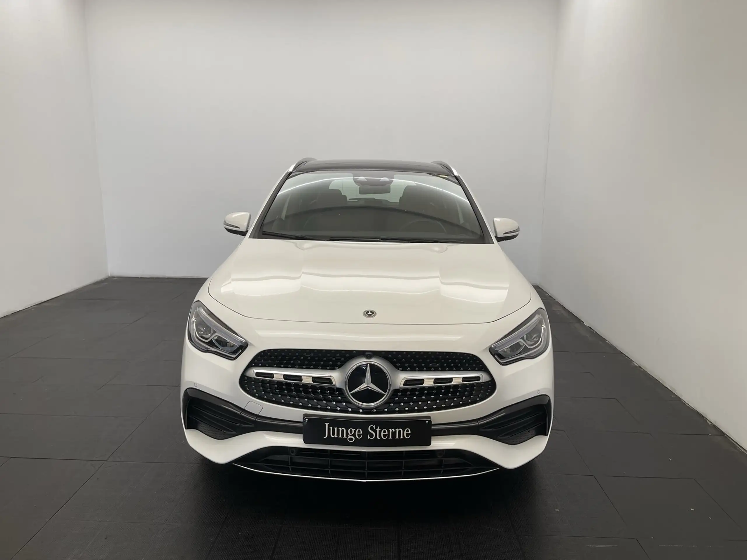 Mercedes-Benz - GLA 250