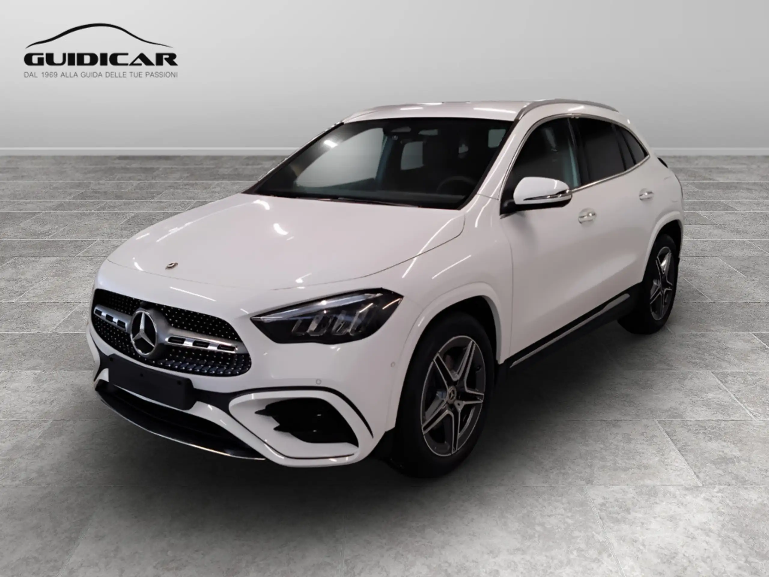 Mercedes-Benz GLA 180 2024