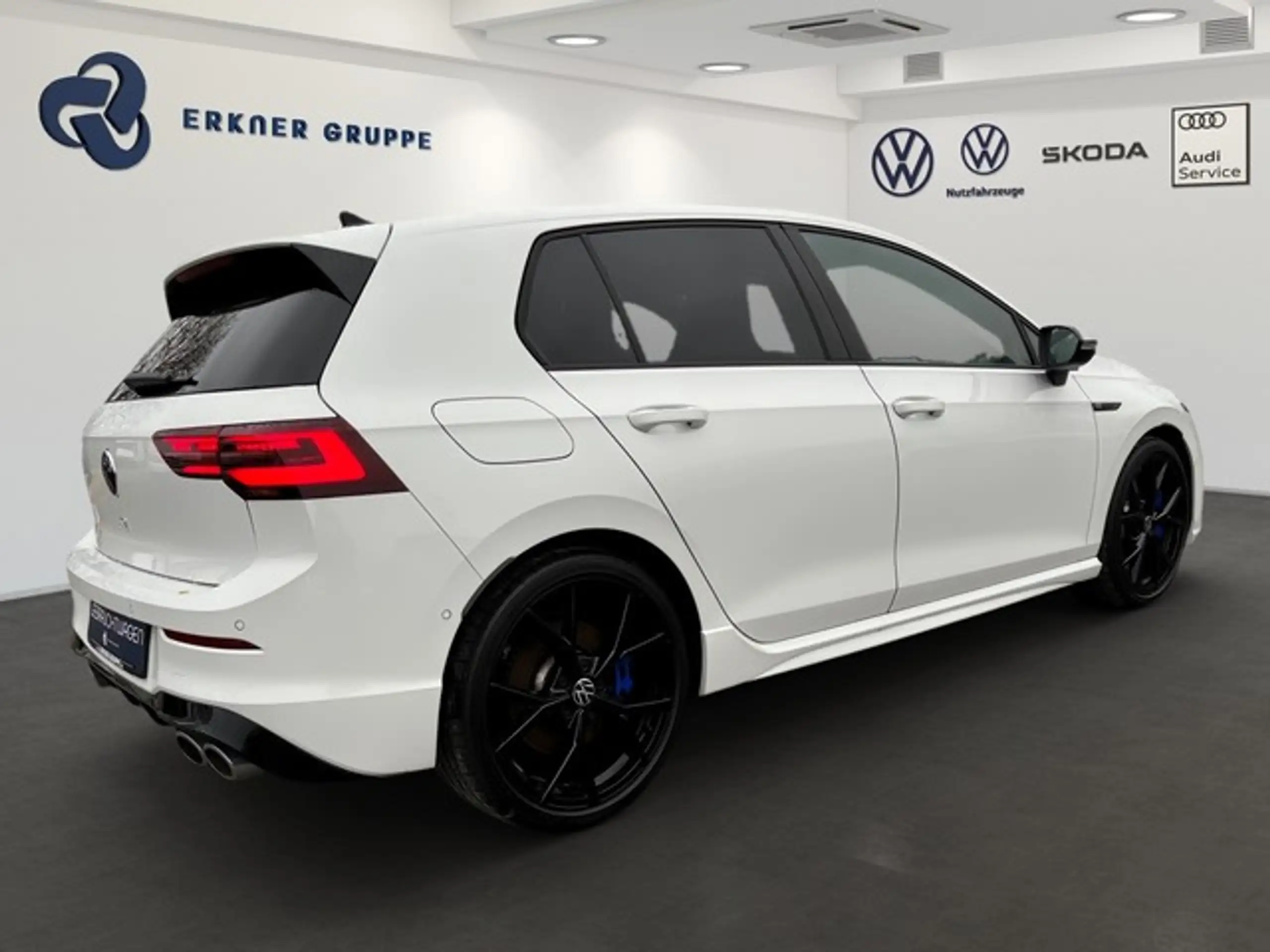 Volkswagen - Golf R