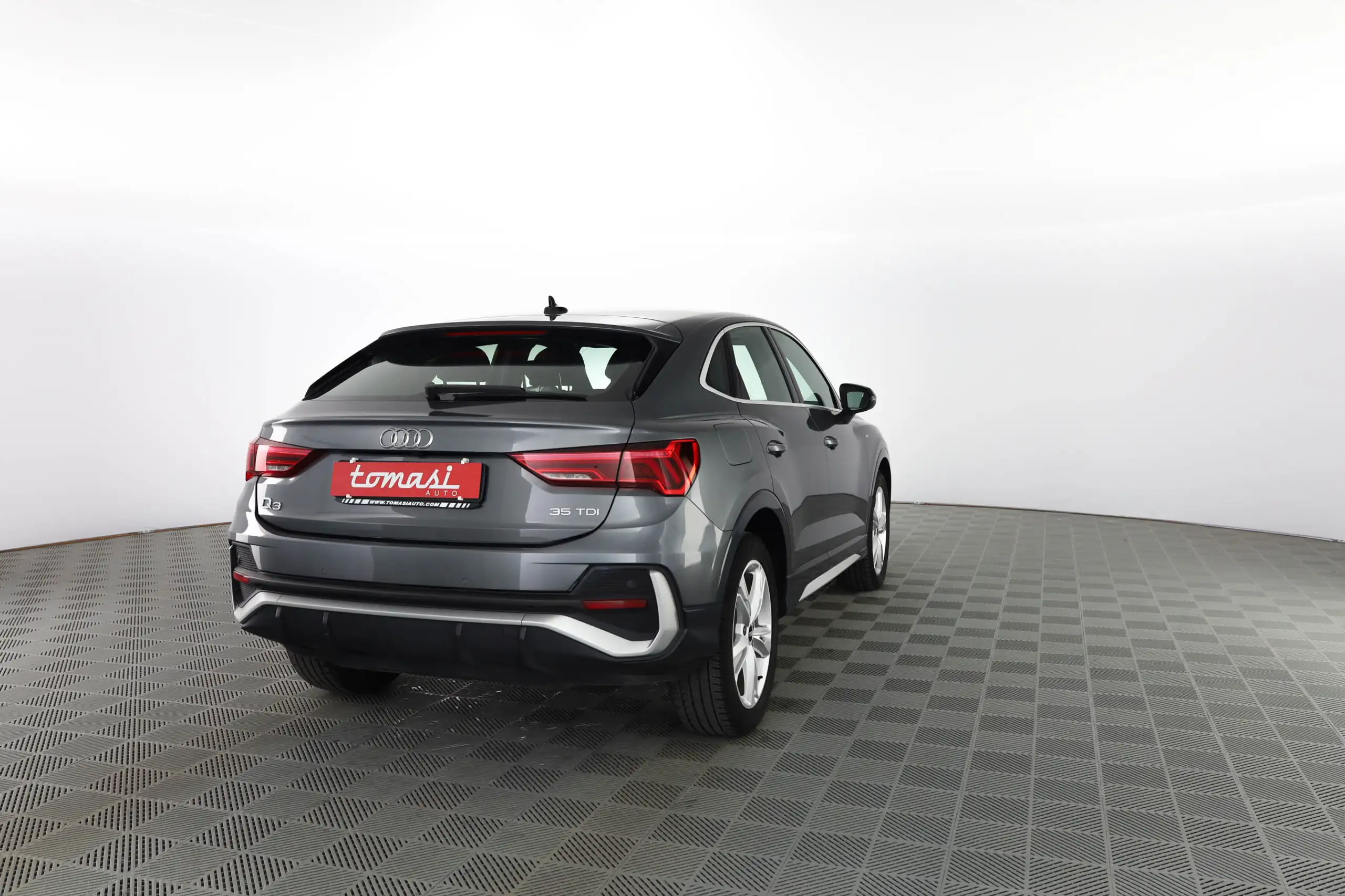 Audi - Q3