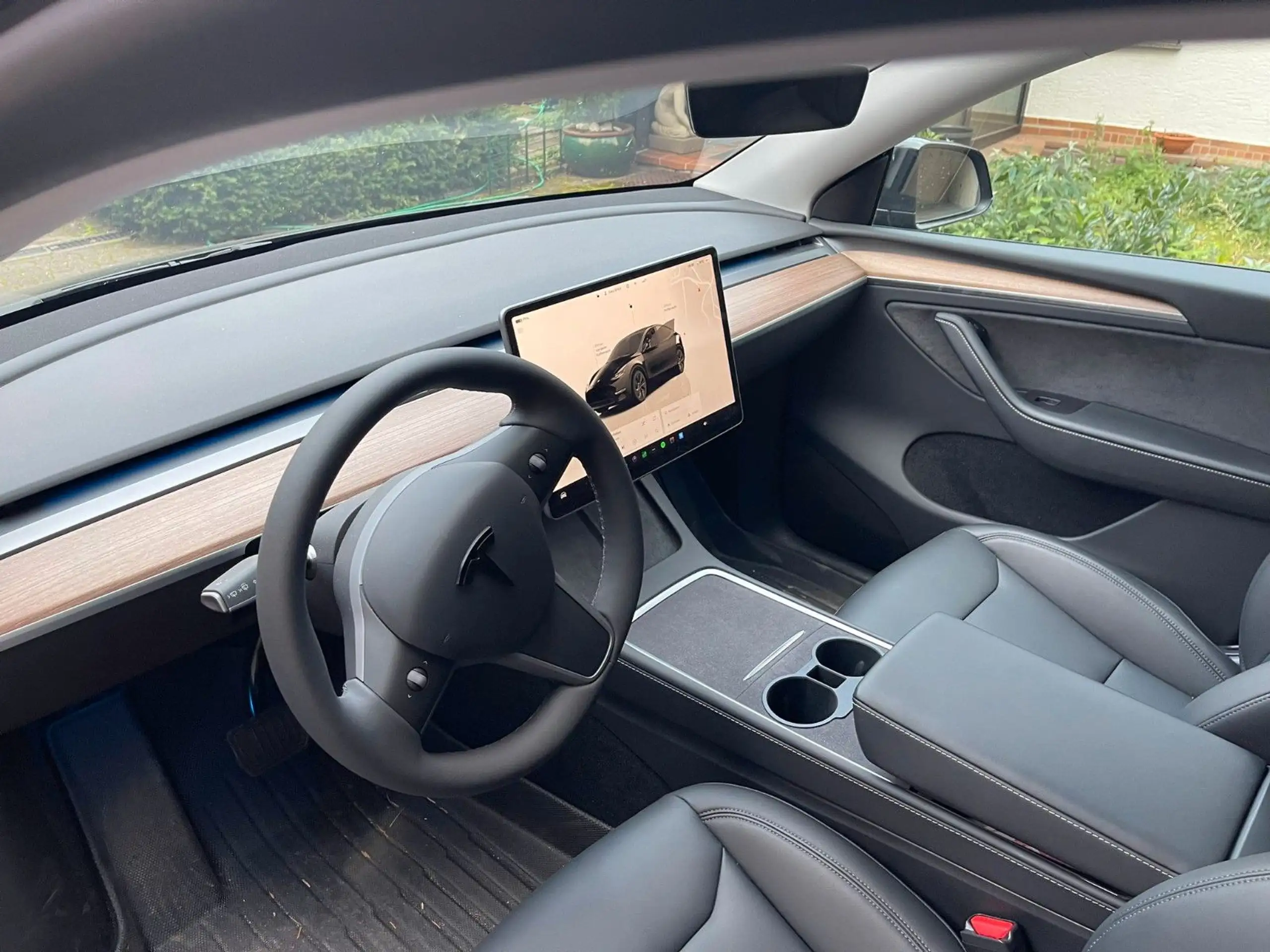 Tesla - Model Y