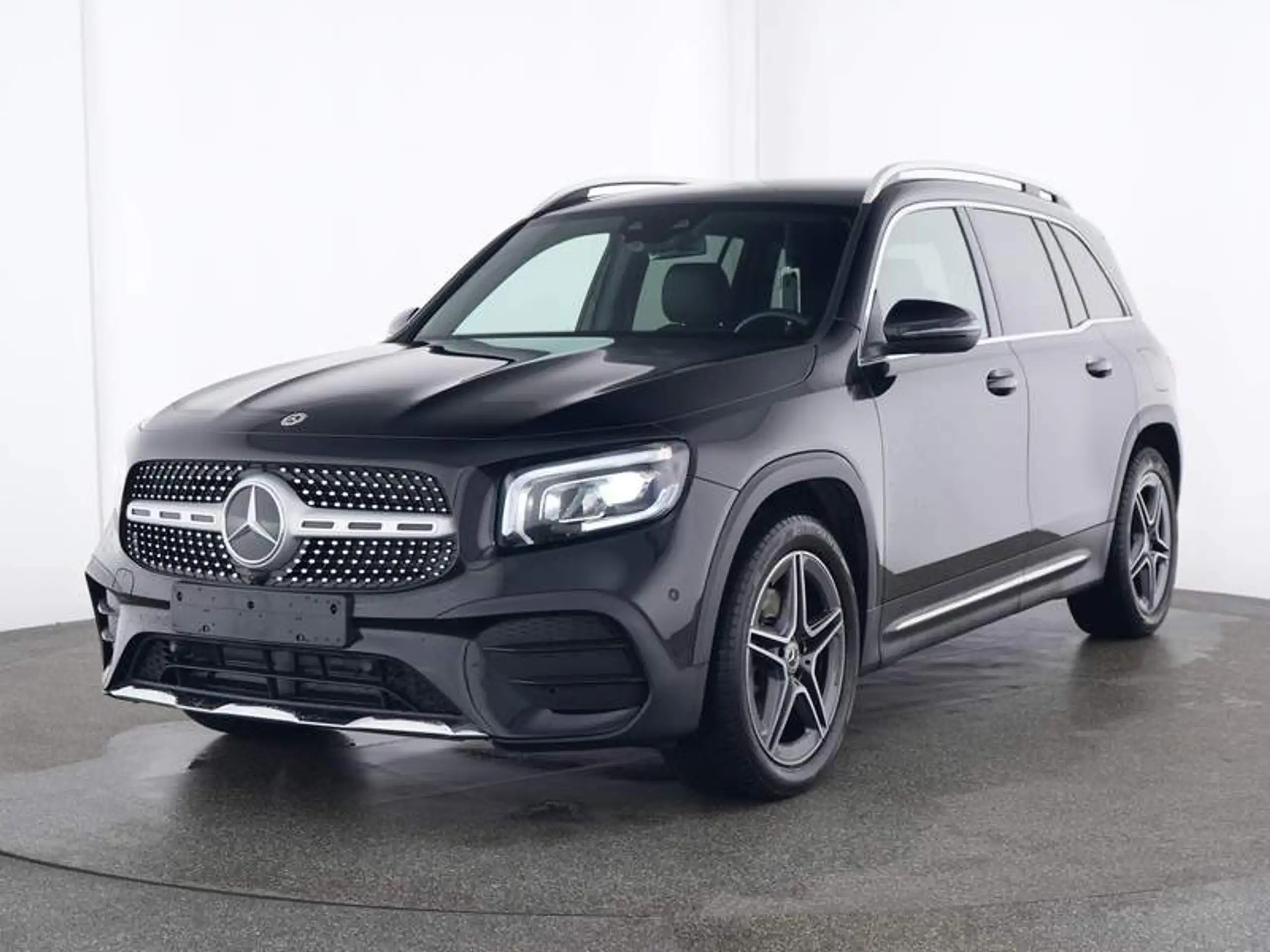 Mercedes-Benz GLB 200 2023