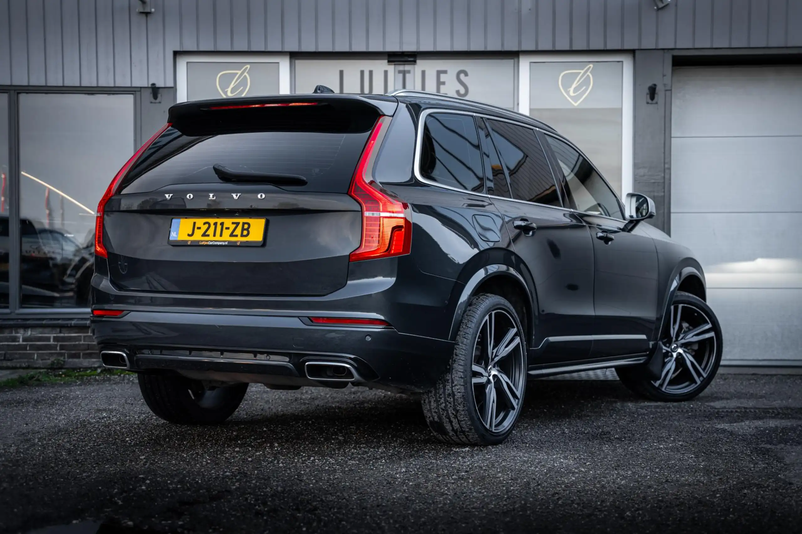 Volvo - XC90