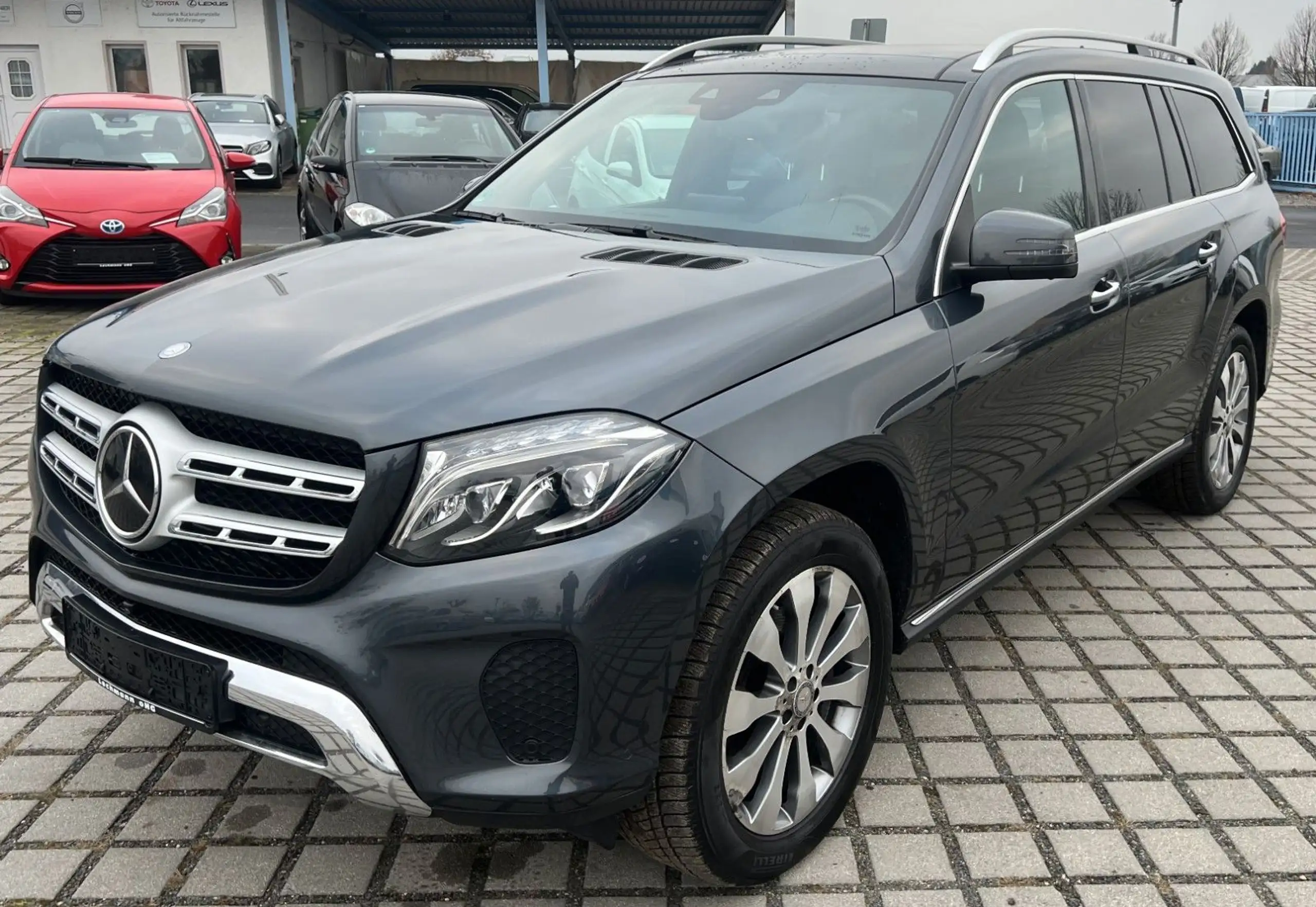 Mercedes-Benz - GLS 350