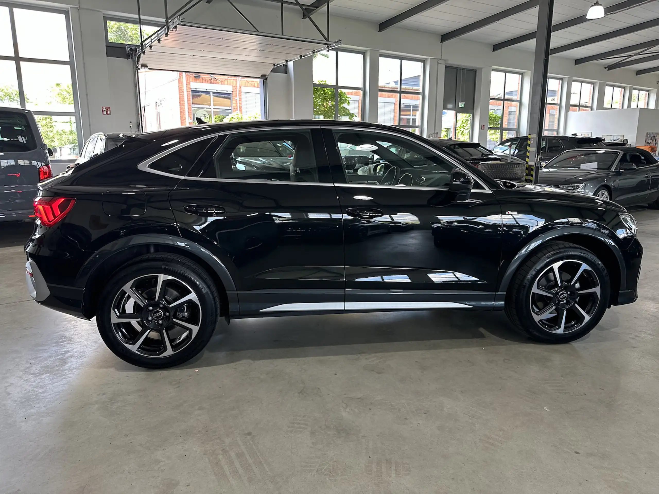 Audi - Q3