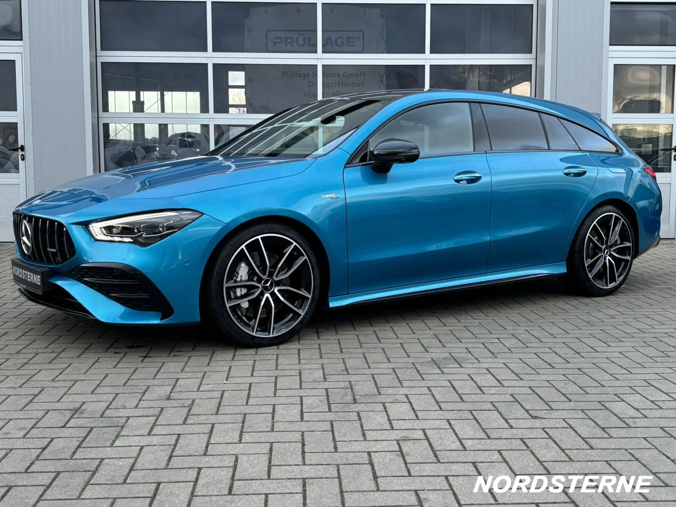 Mercedes-Benz - CLA 35 AMG