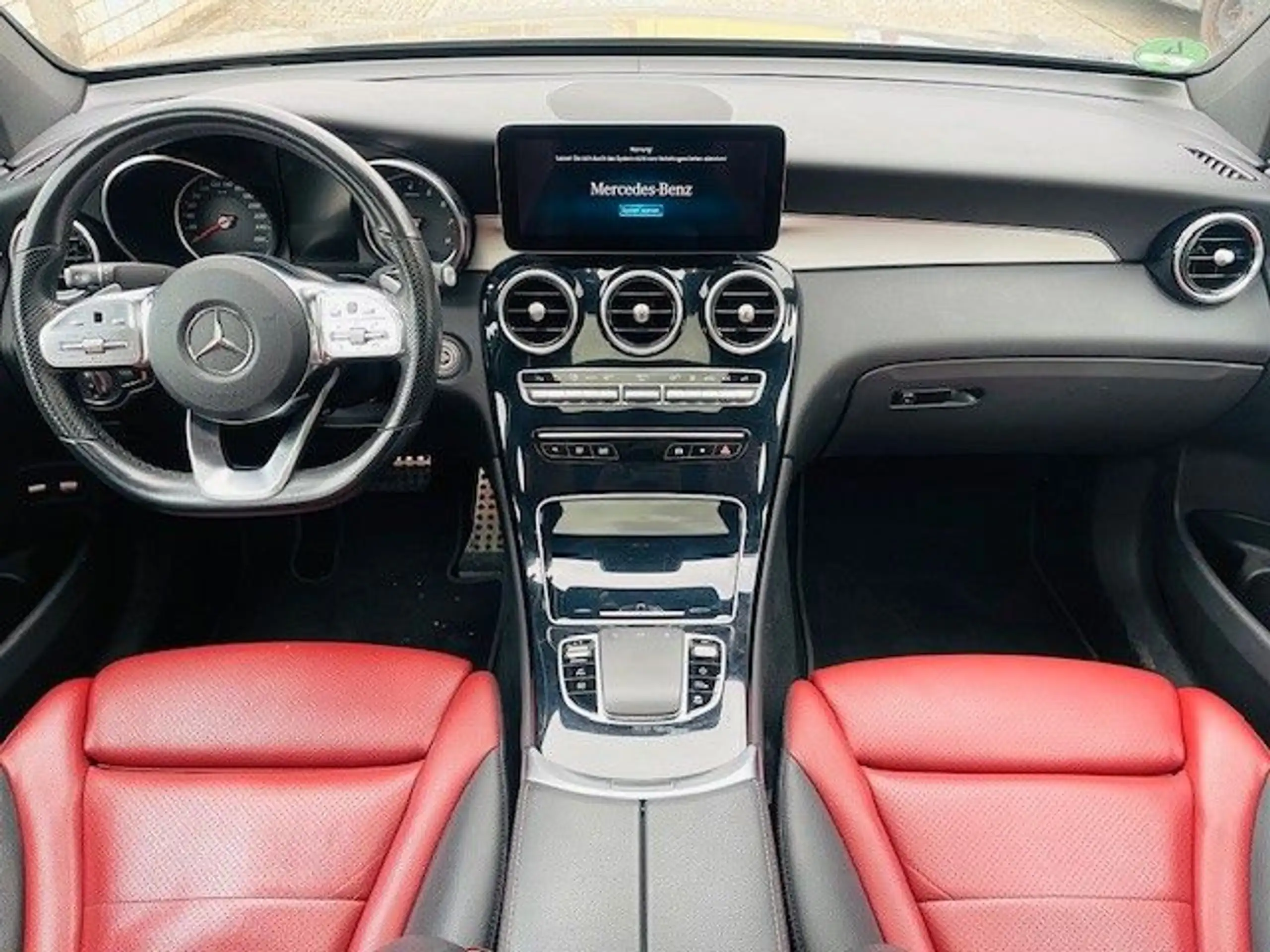 Mercedes-Benz - GLC 300