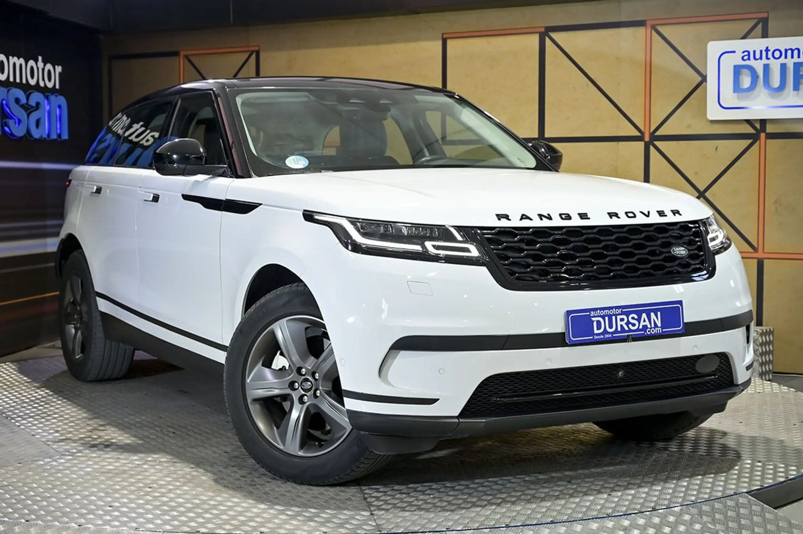 Land Rover - Range Rover Velar