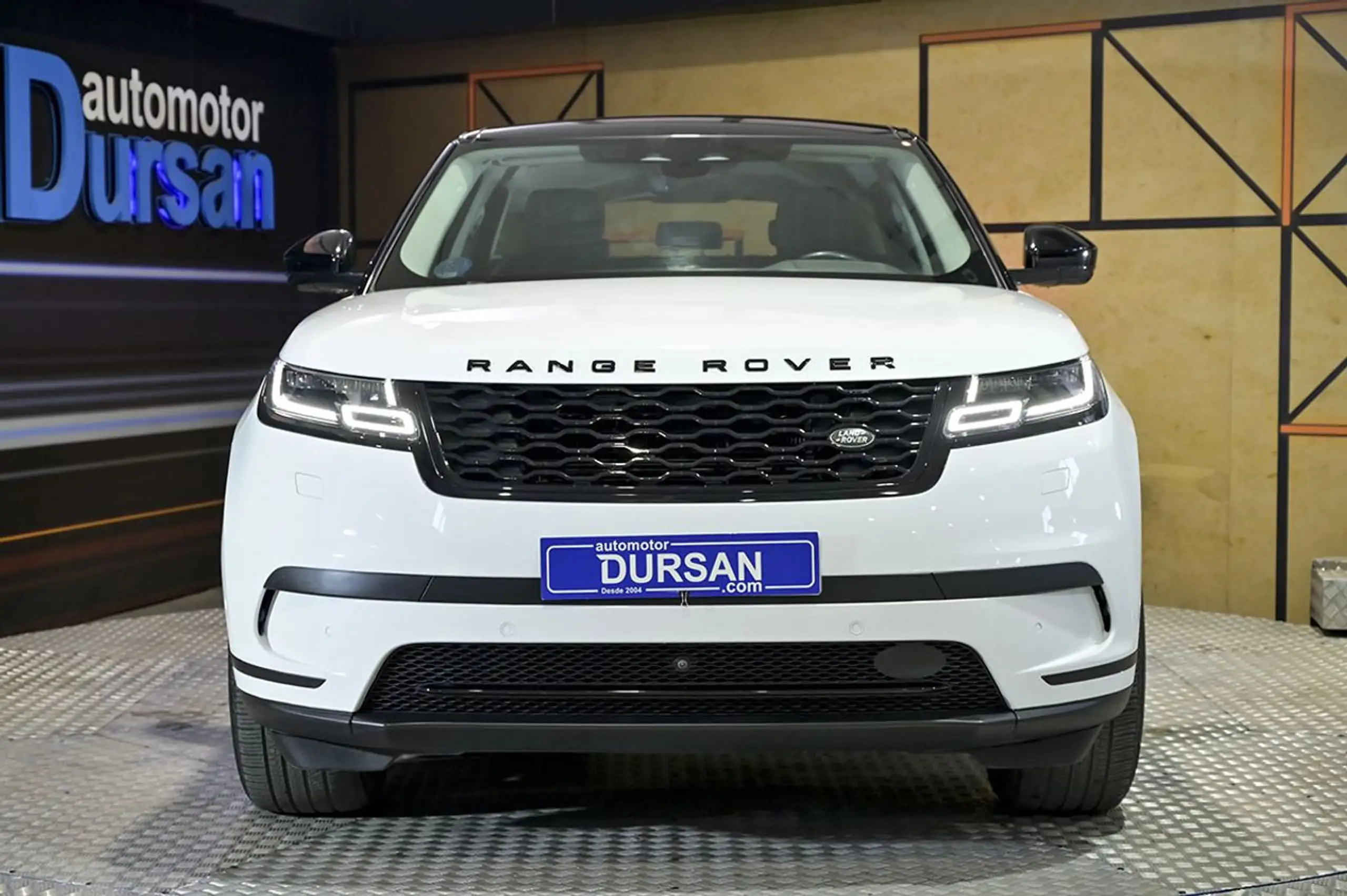 Land Rover - Range Rover Velar