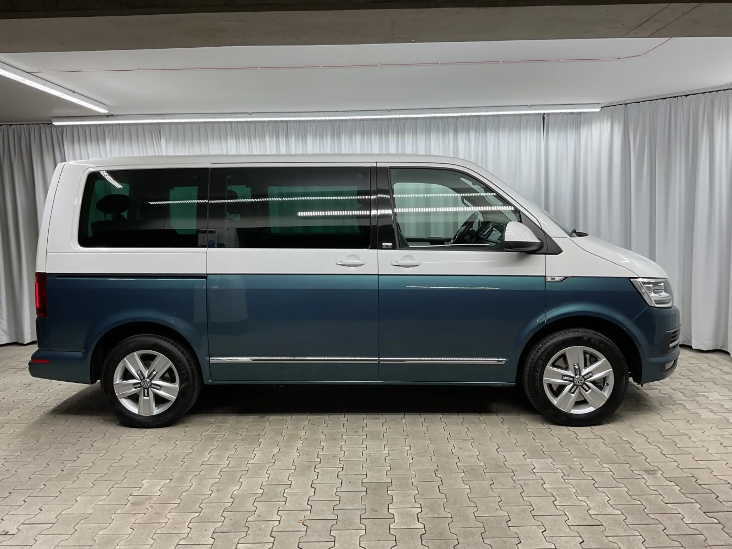 Volkswagen - T6 Multivan