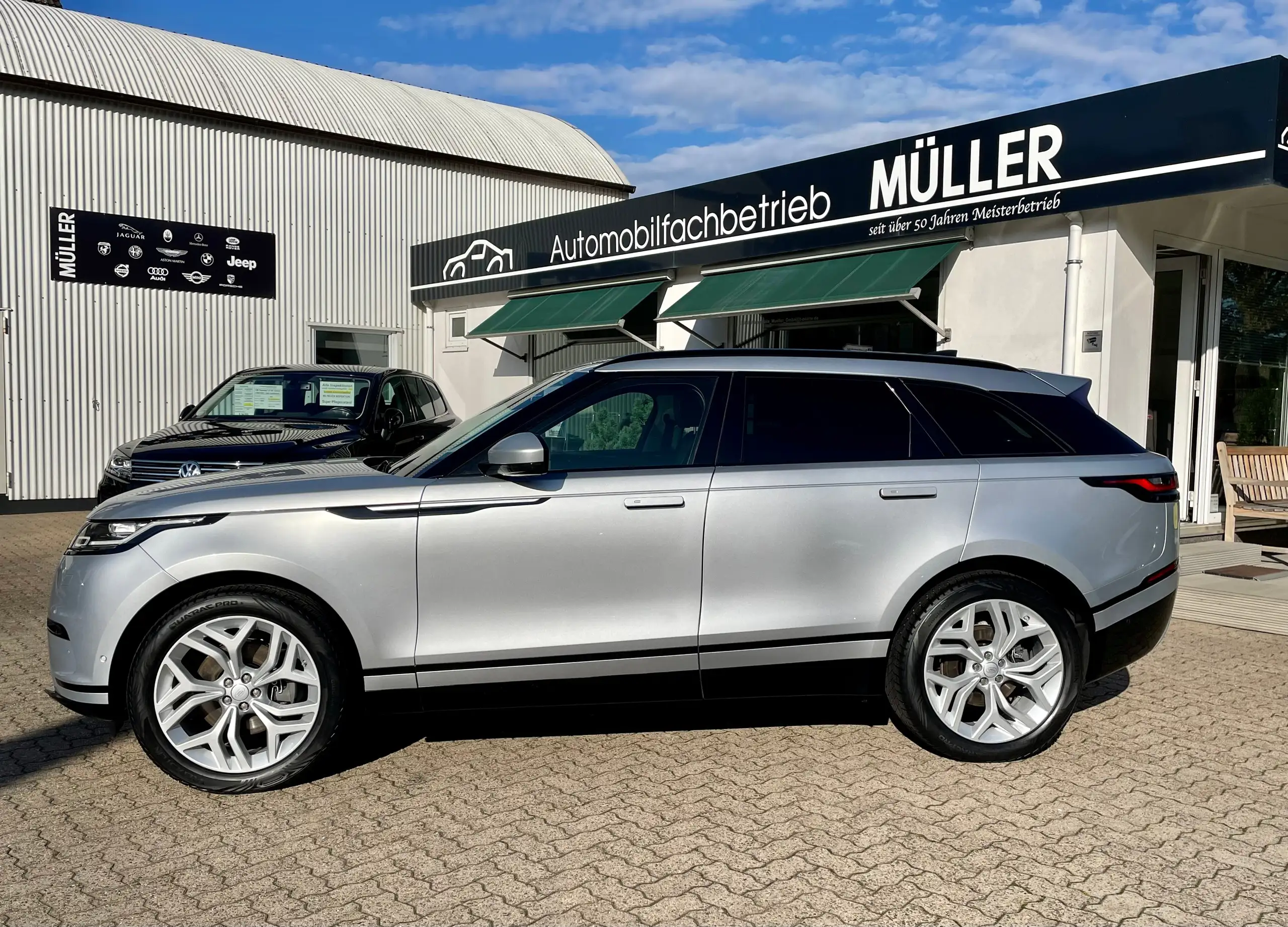 Land Rover - Range Rover Velar