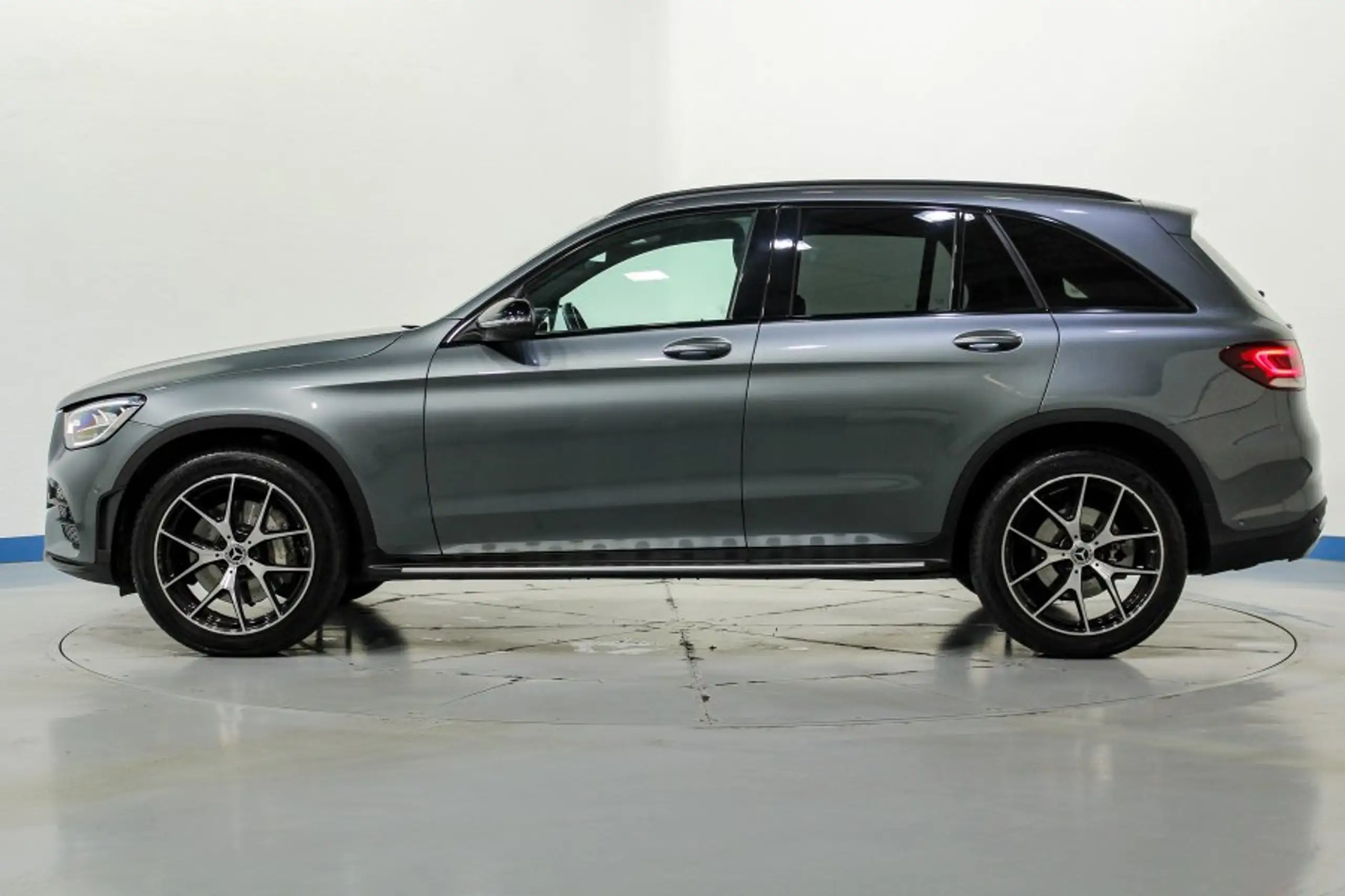 Mercedes-Benz - GLC 300