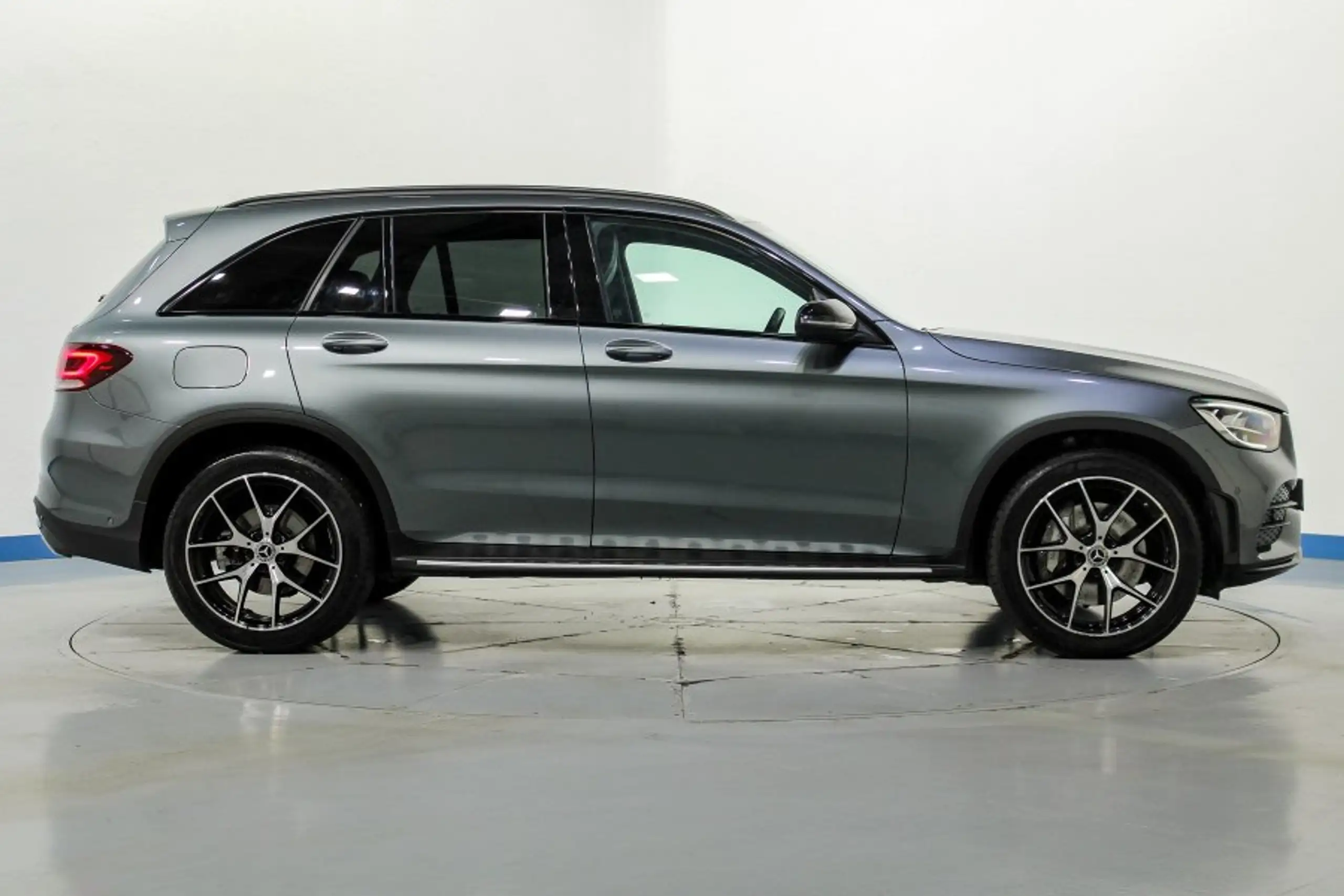 Mercedes-Benz - GLC 300