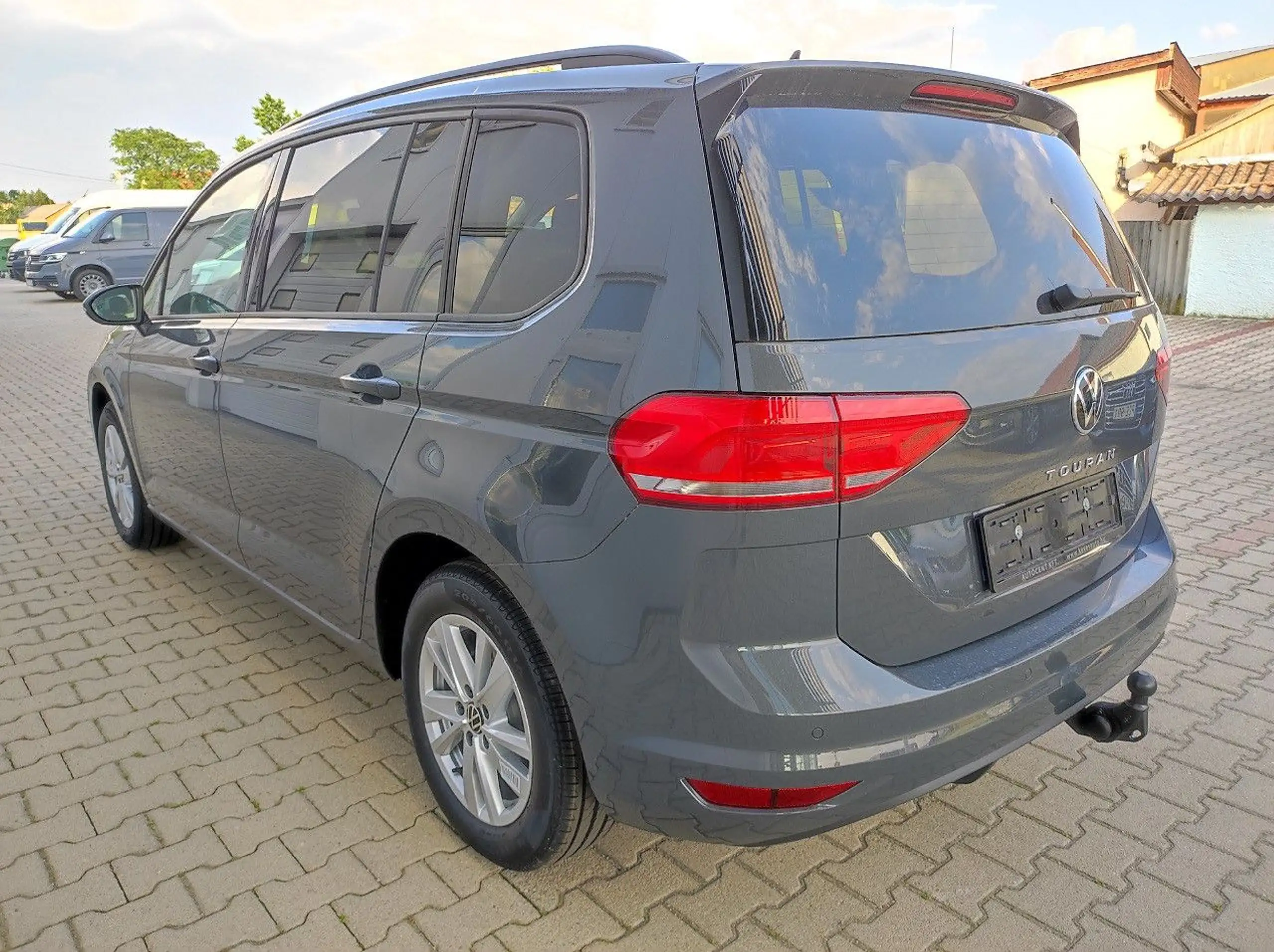 Volkswagen - Touran