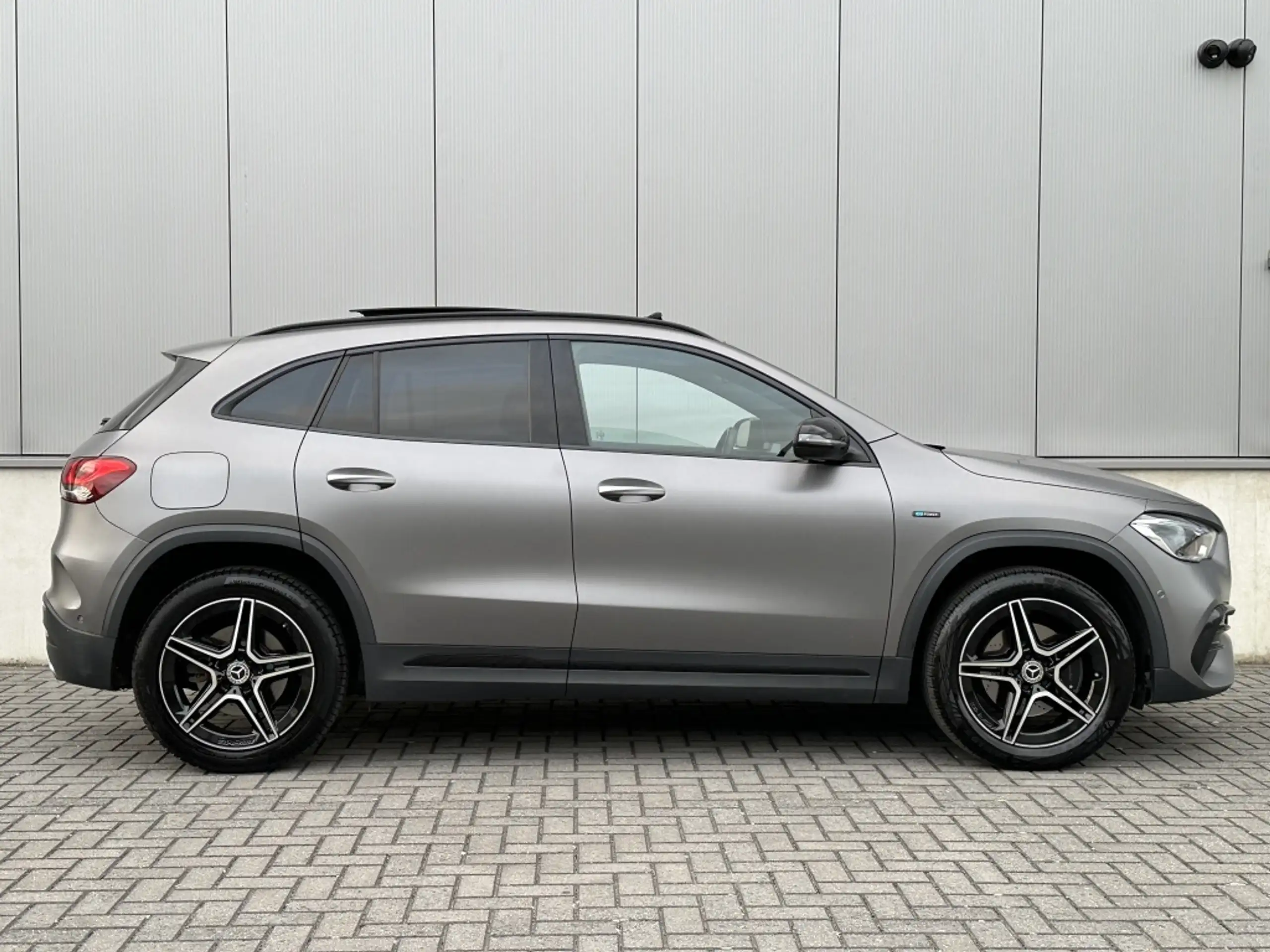 Mercedes-Benz - GLA 250